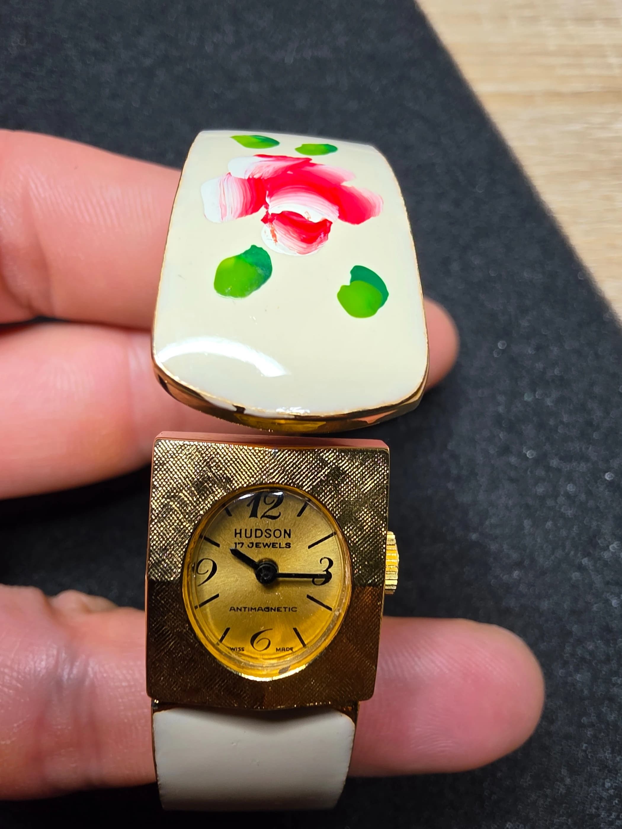 Unworn Vintage Ladies' Watch "RAVISA" – Swiss Made, Hand-Wound, Late 70s/80s