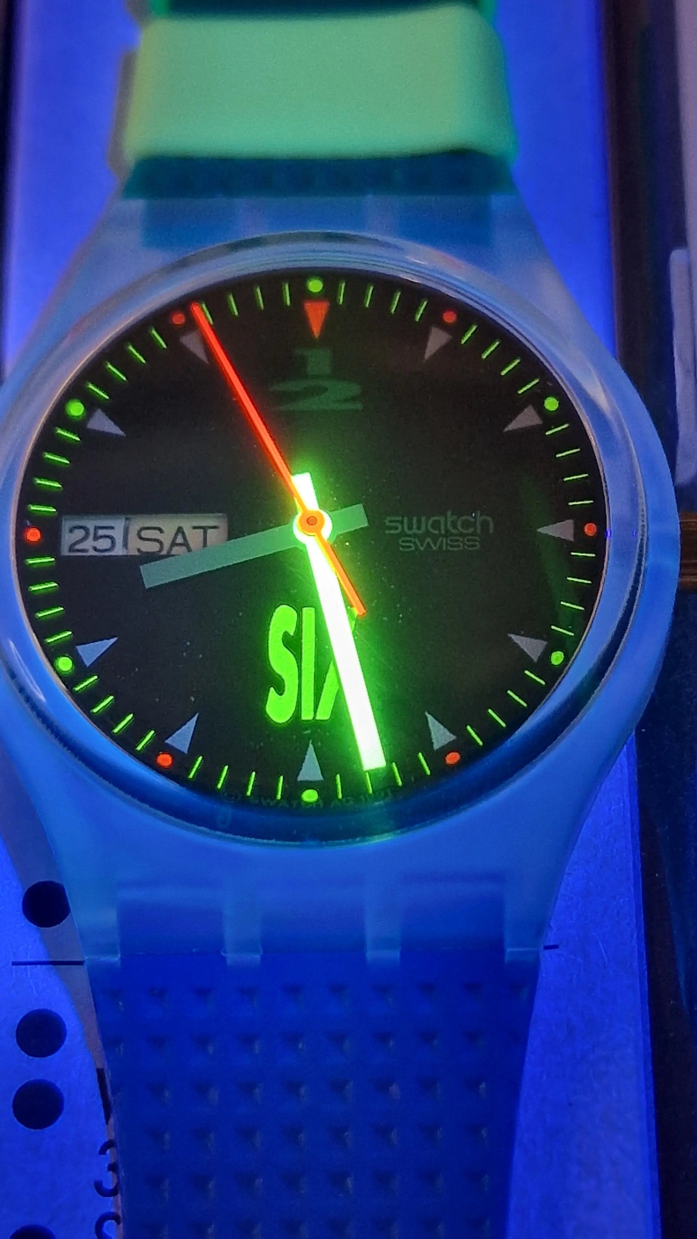 Swatch GK700 – “Giro” (1990) – Vintage Day-Date – UV Glow
