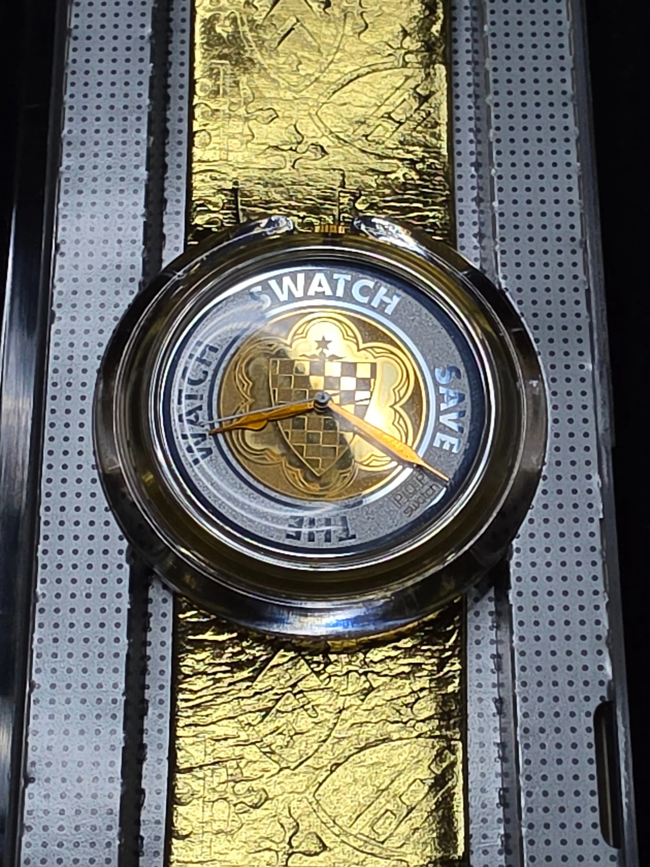 Swatch Pop Guinevere PWKQ69 – 1991 – NOS – Unique Design