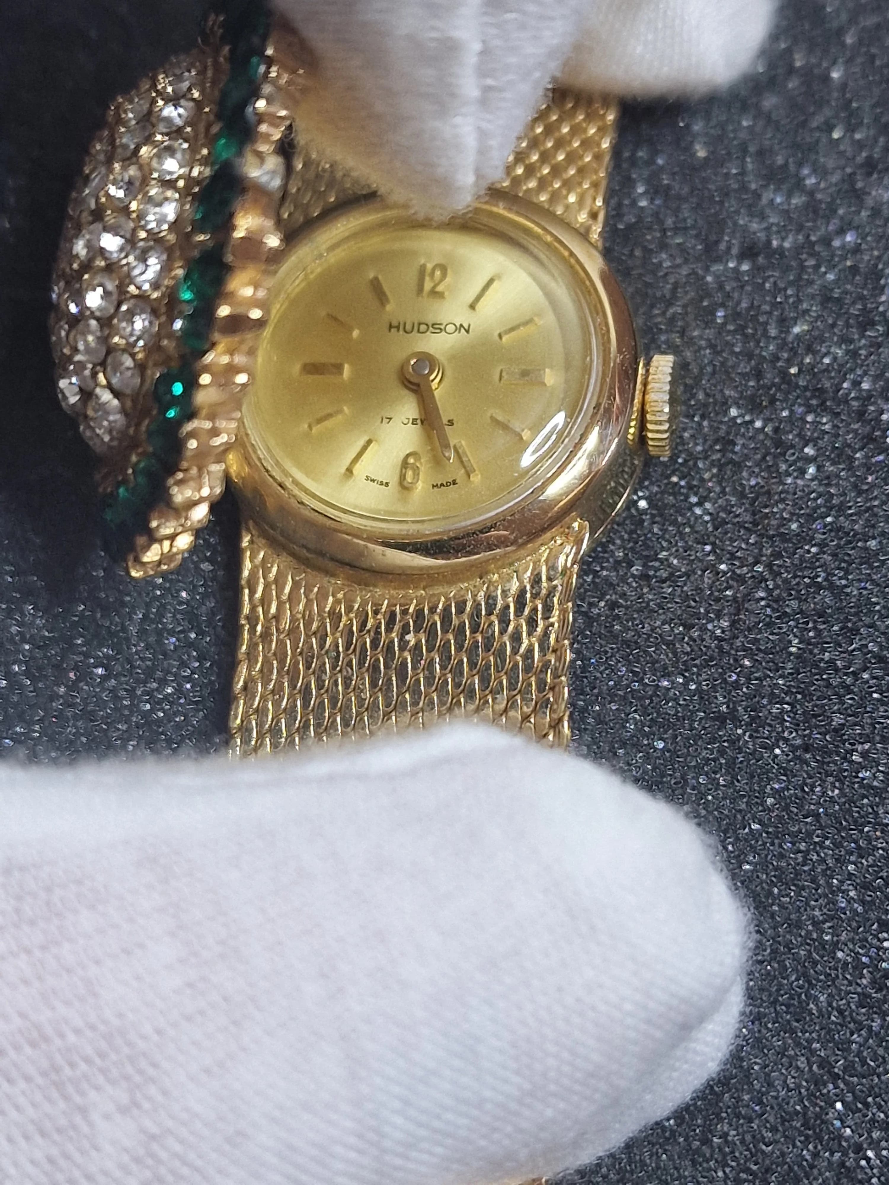 ⌚ Unworn Vintage Chain Watch – Swiss Made, Hand-Wound, 60s/70s, New Old Stock