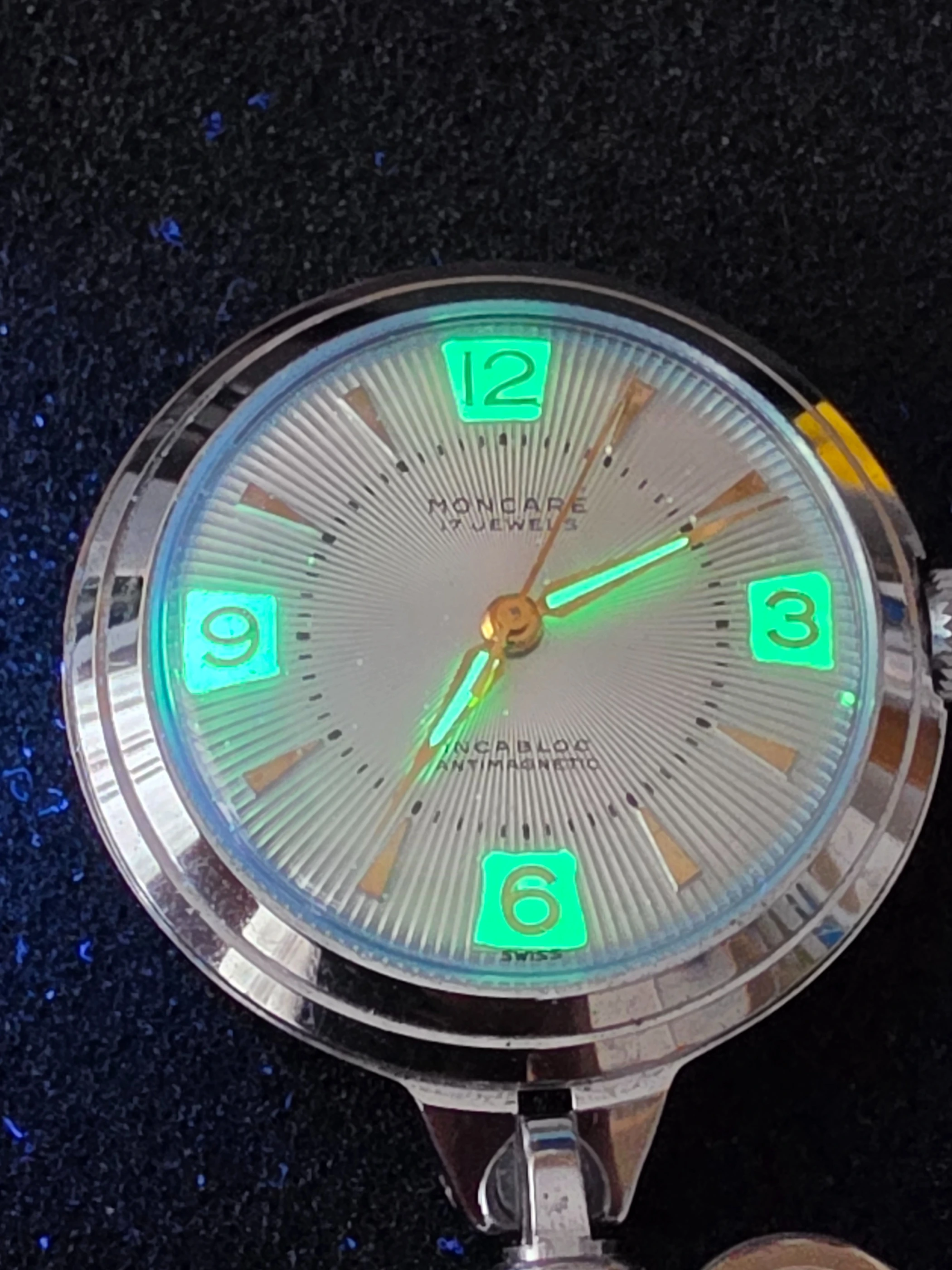 Carwatch Moncare – Rare – LIKE_NEW – 17 Jewels 8