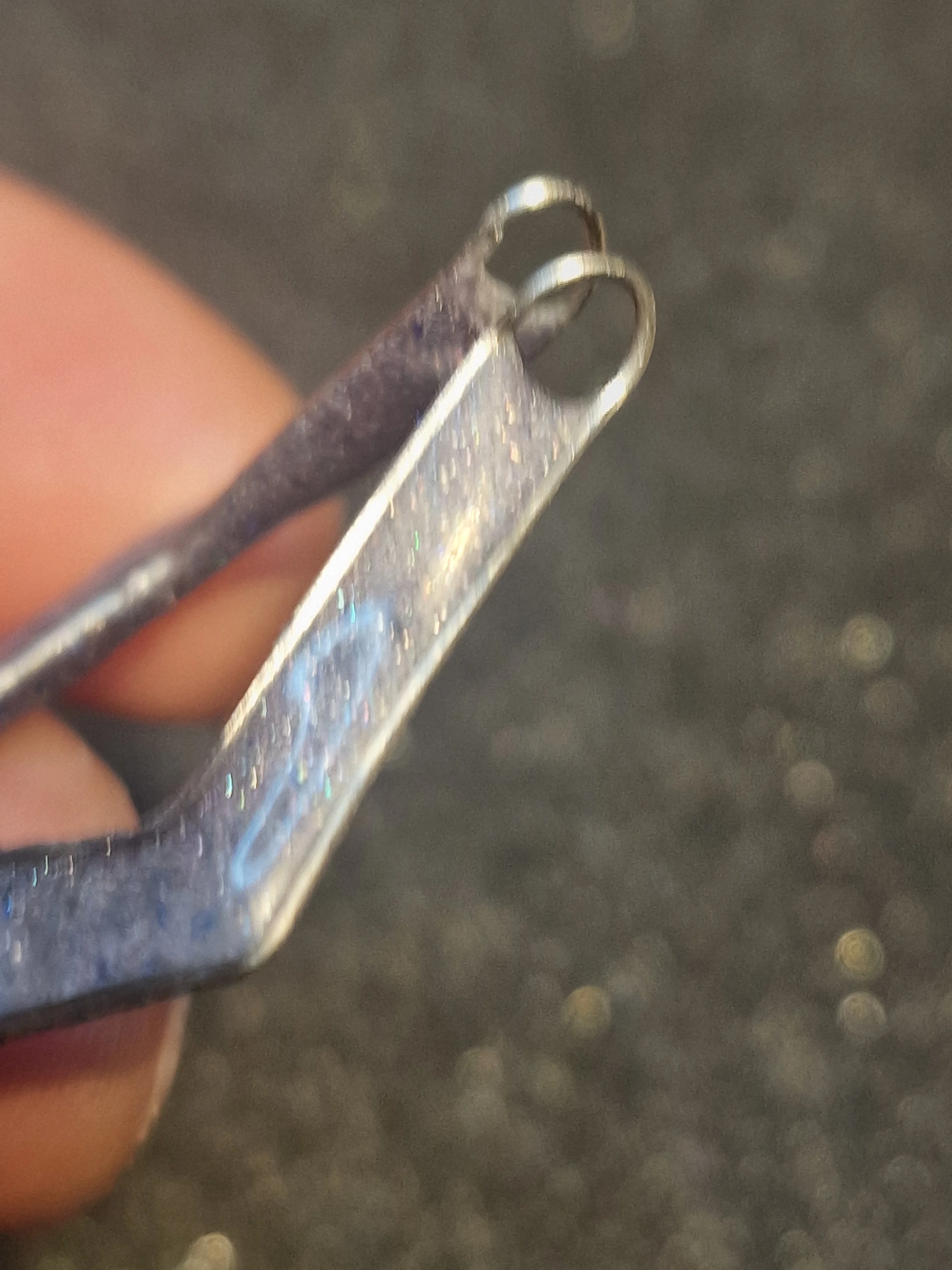 Chevron Ring-Holder Pendant — Holo Sparkle & UV Blue Glow – Handmade by MakiArt (Swiss-made) 5