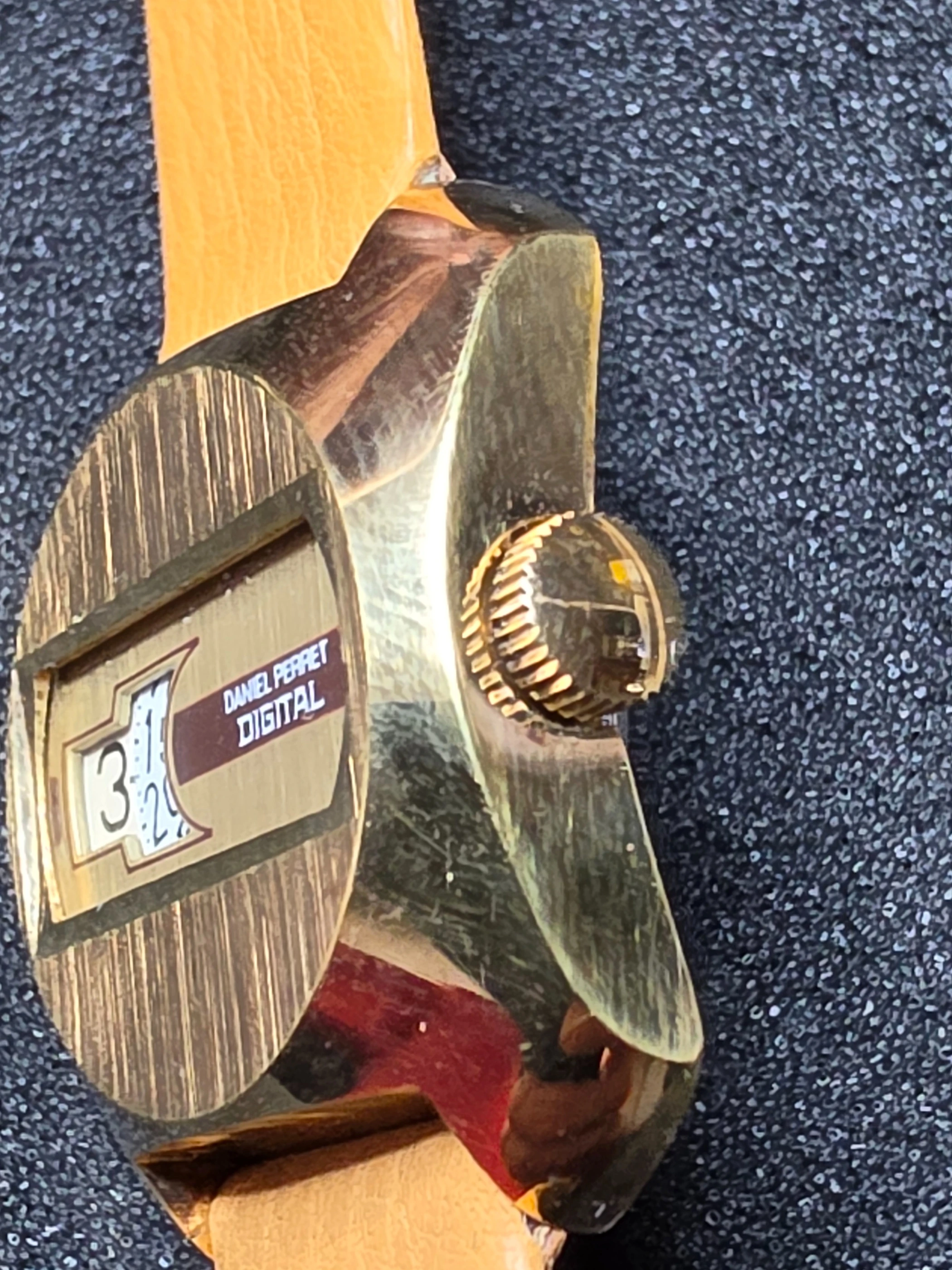 Daniel Perret Digital – 1960 – NOS – Gold-Plated Case 3