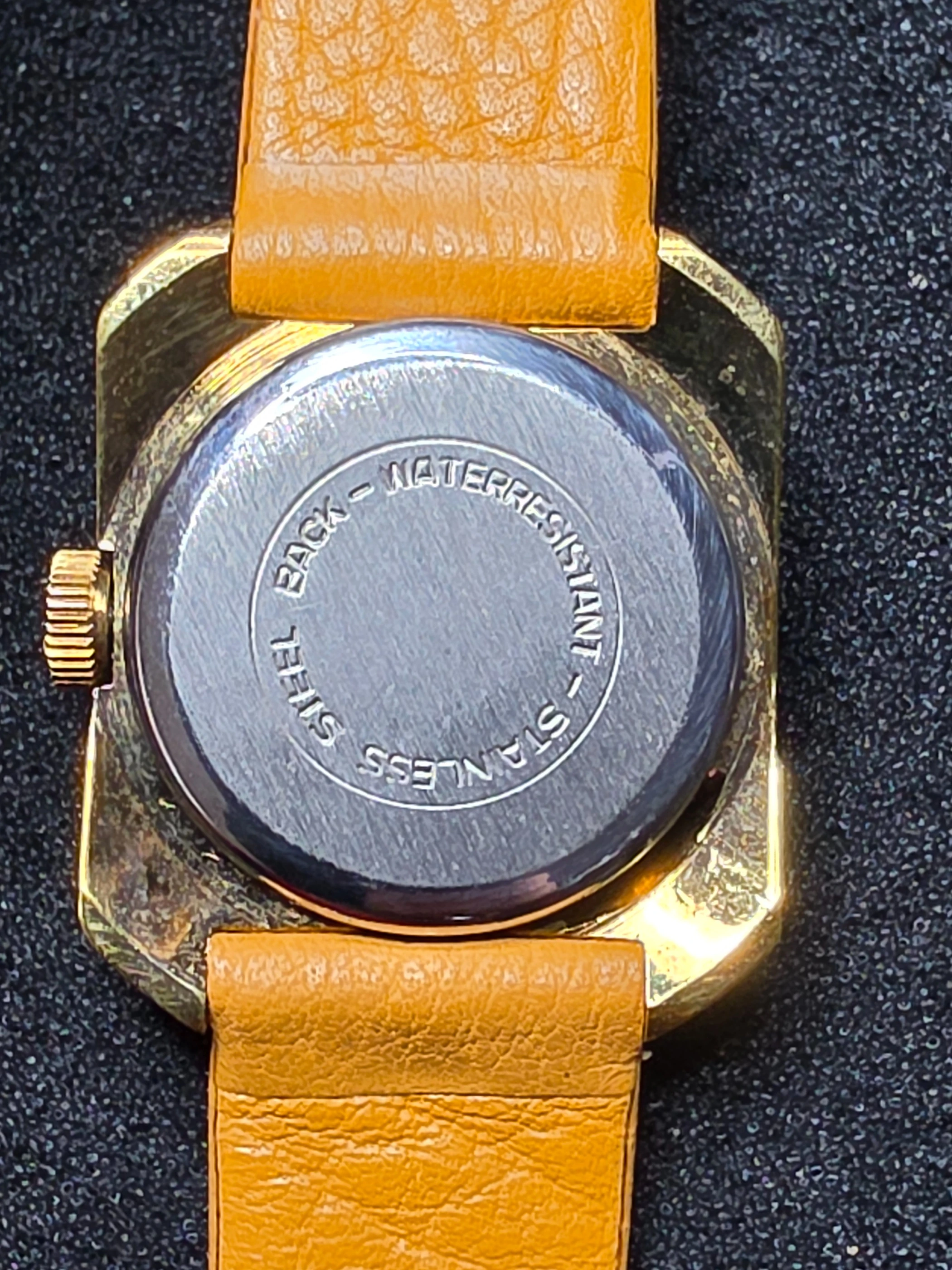 Daniel Perret Digital – 1960 – NOS – Gold-Plated Case 4