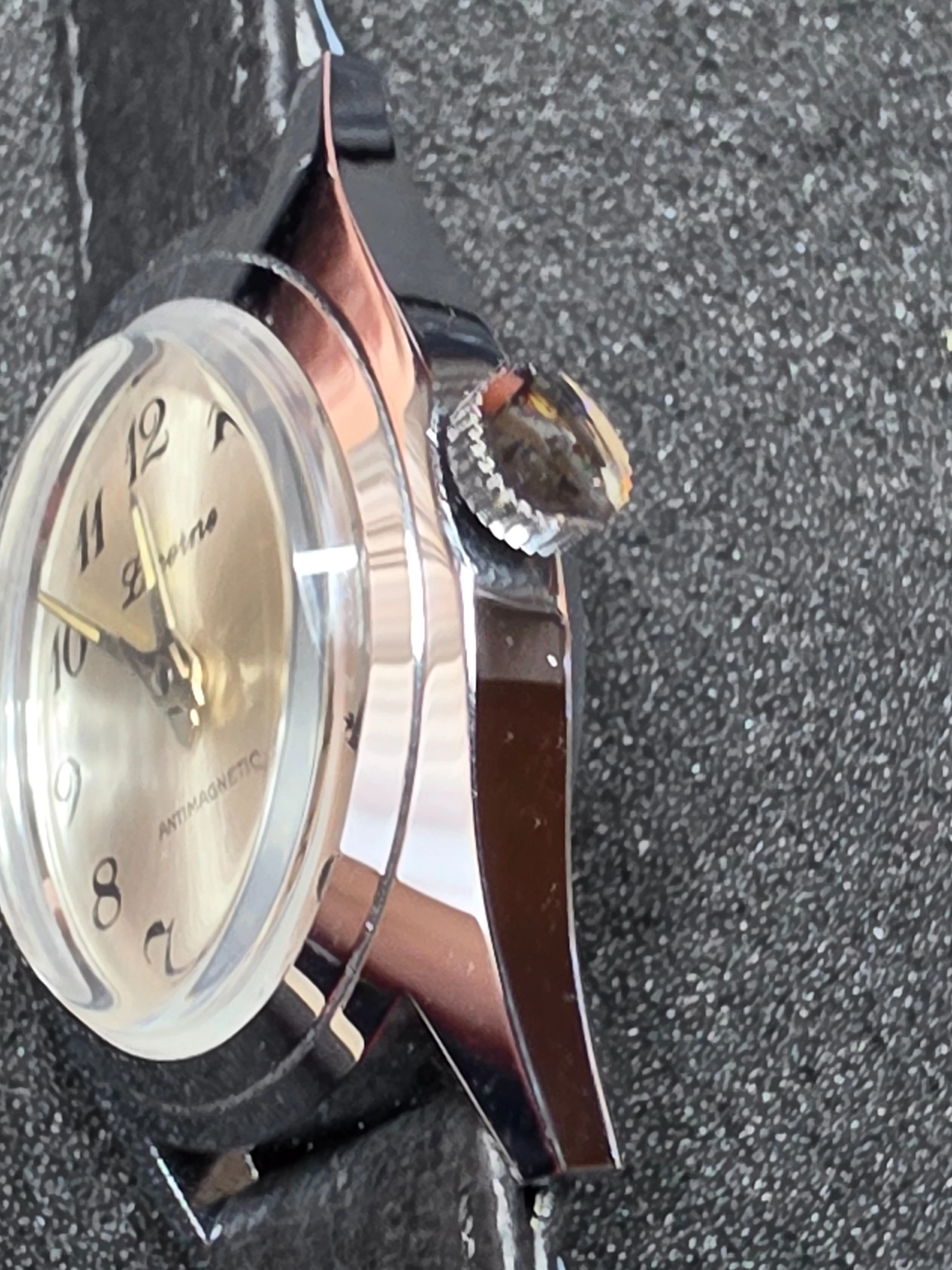 Lucerne Lady – 1960 – Like New – Antimagnetic 3