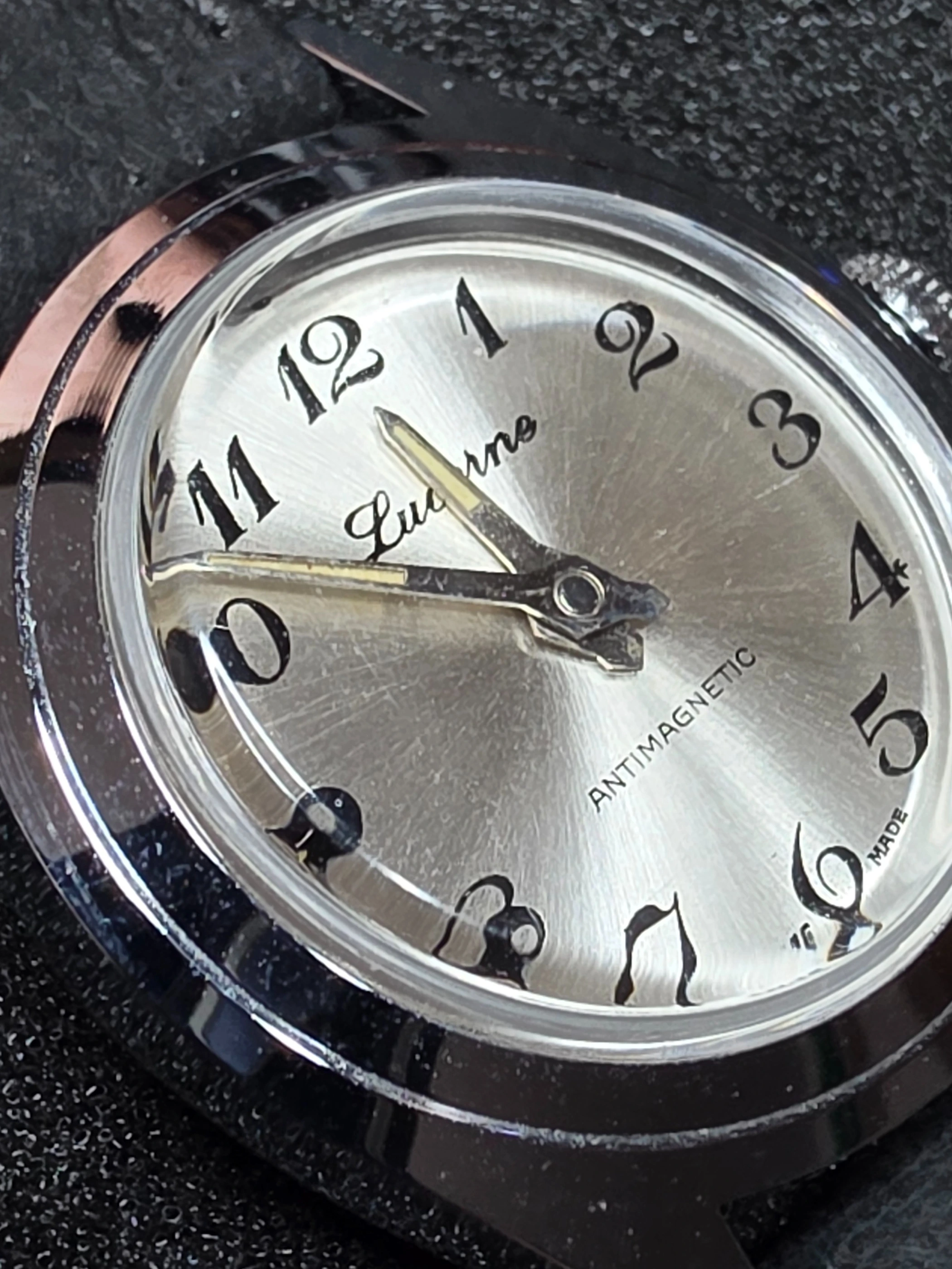 Lucerne Lady – 1960 – Like New – Antimagnetic 5