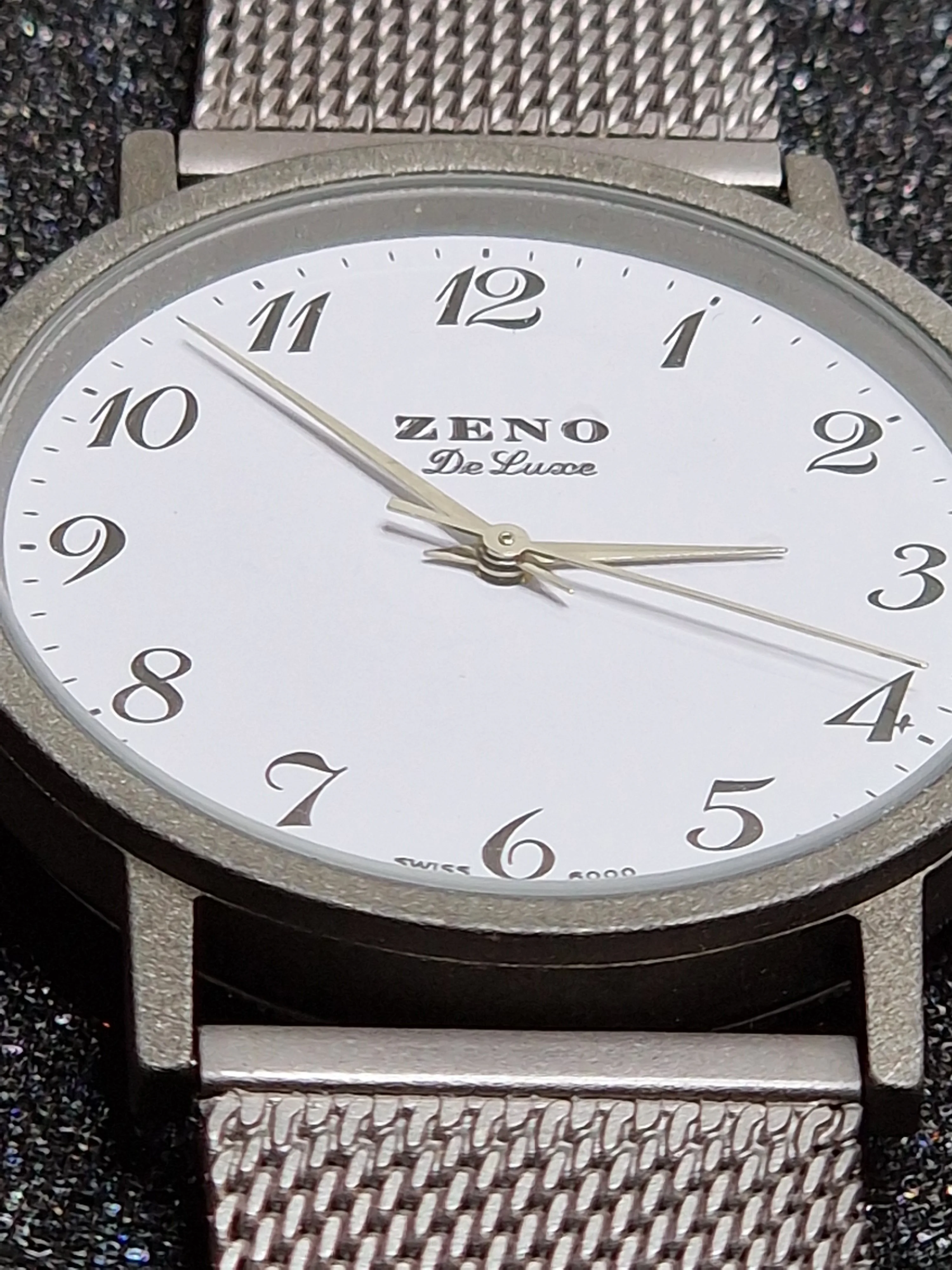 New Ultra-Slim ZENO De Luxe Watch – Quartz, 33mm, Elegant & Sporty 6