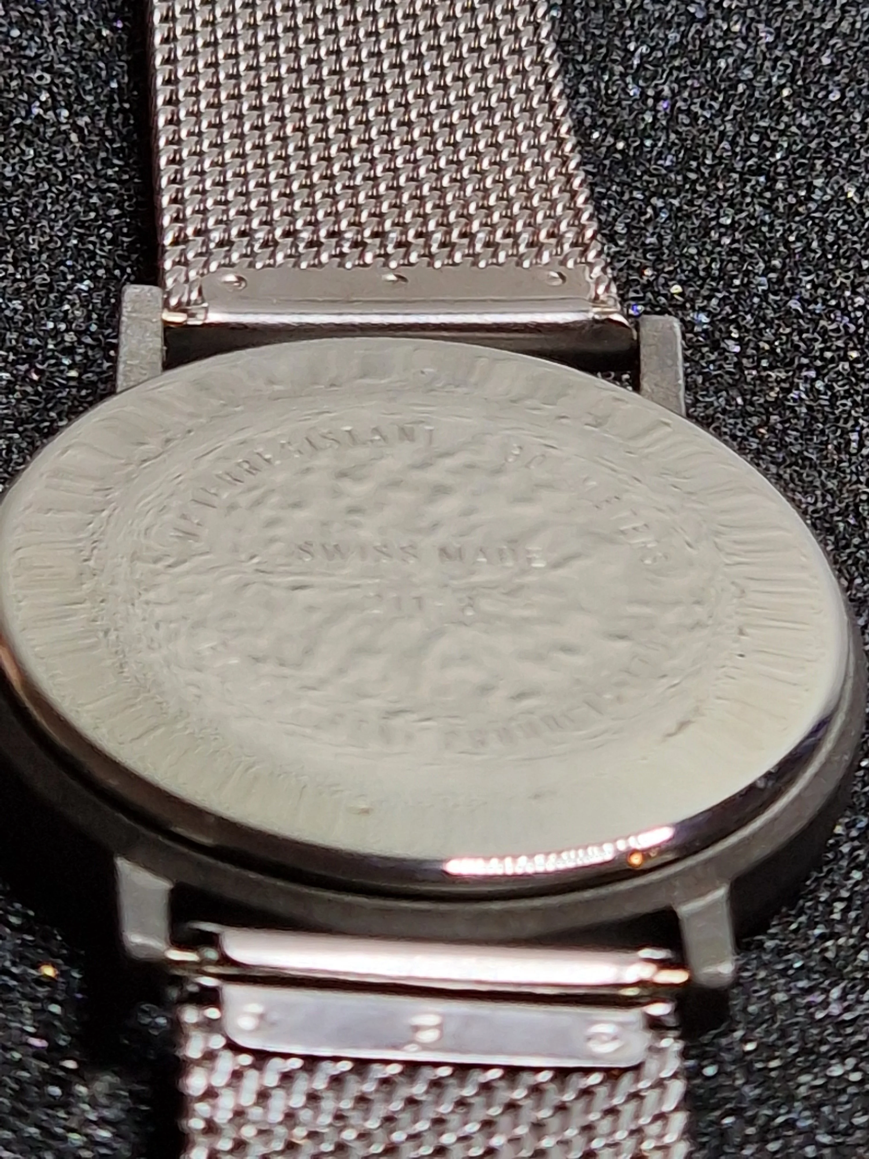 New Ultra-Slim ZENO De Luxe Watch – Quartz, 33mm, Elegant & Sporty 9