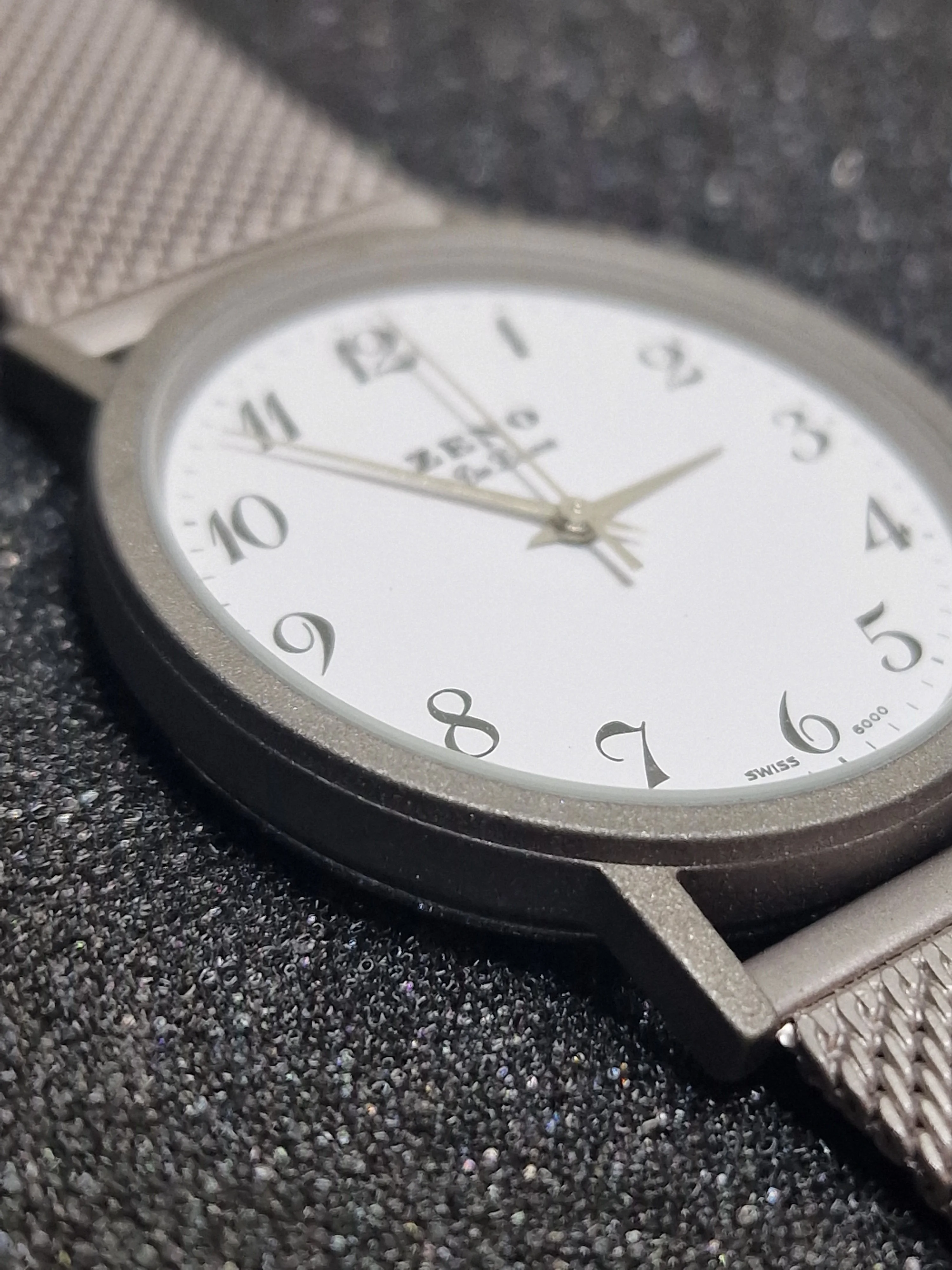 New Ultra-Slim ZENO De Luxe Watch – Quartz, 33mm, Elegant & Sporty 14
