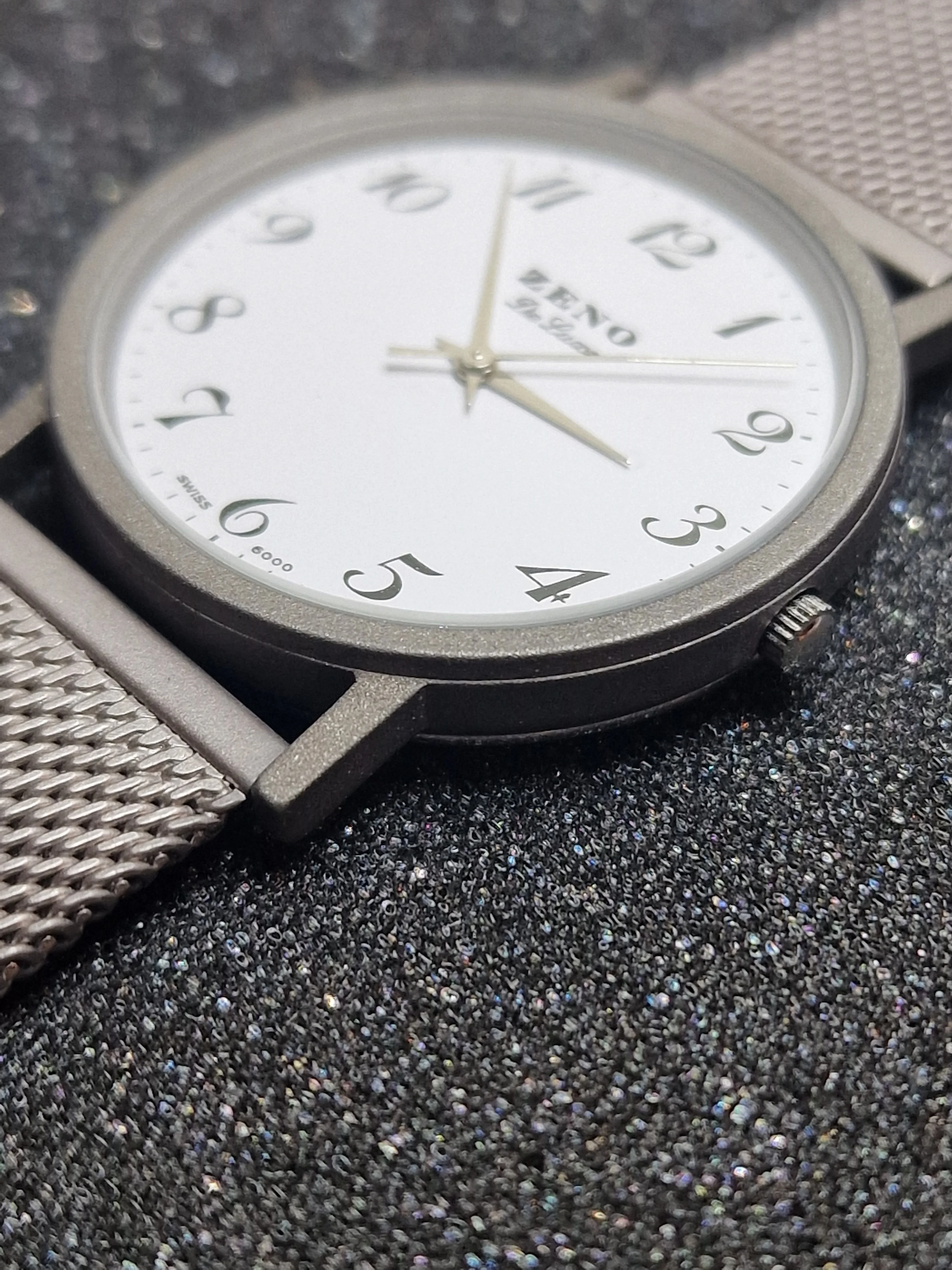 New Ultra-Slim ZENO De Luxe Watch – Quartz, 33mm, Elegant & Sporty 16