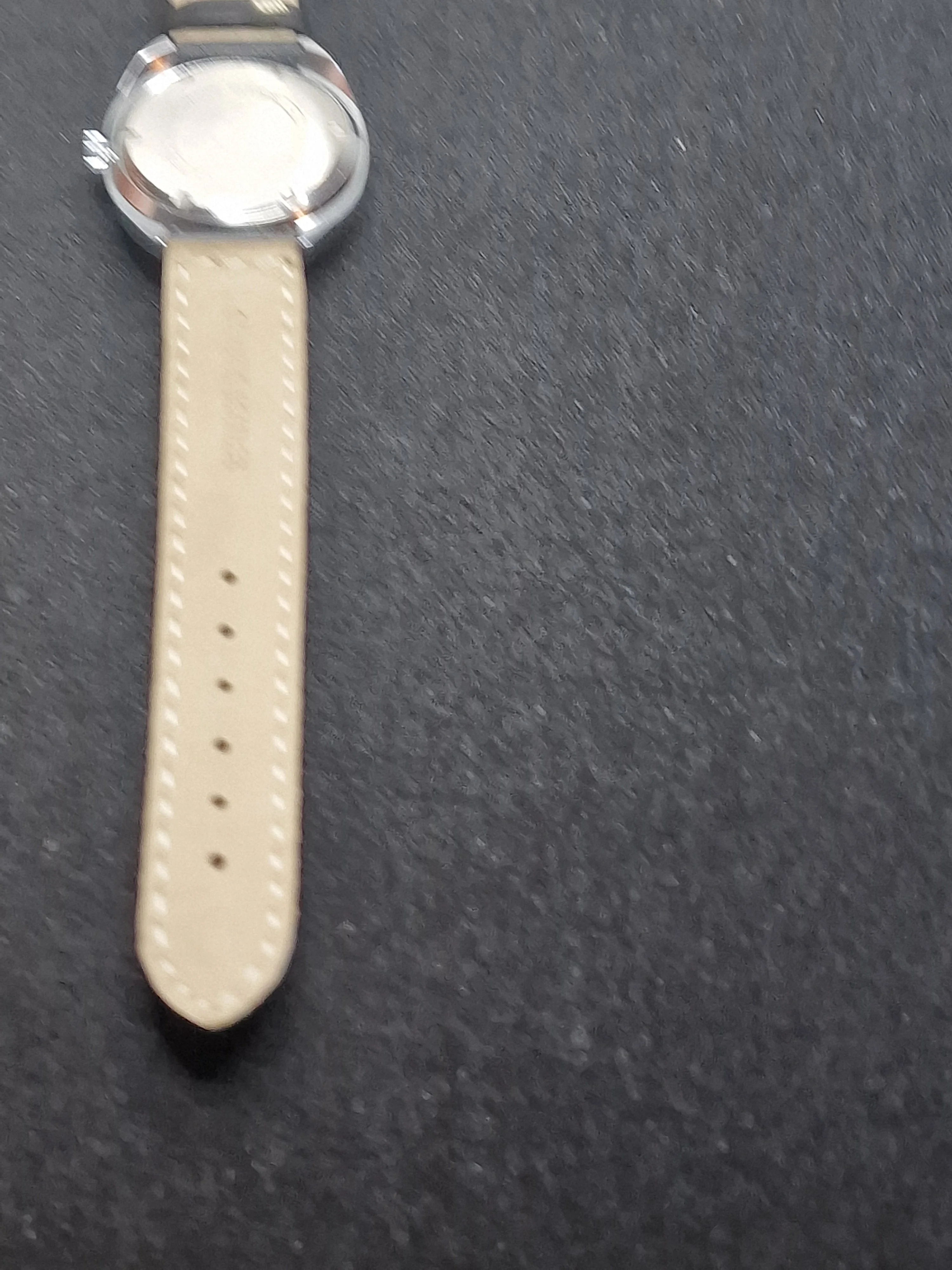 Old Vintage Rubina Watch – Hand-Wound – Swiss Made – Faceted Glass – 70s – 43mm 9