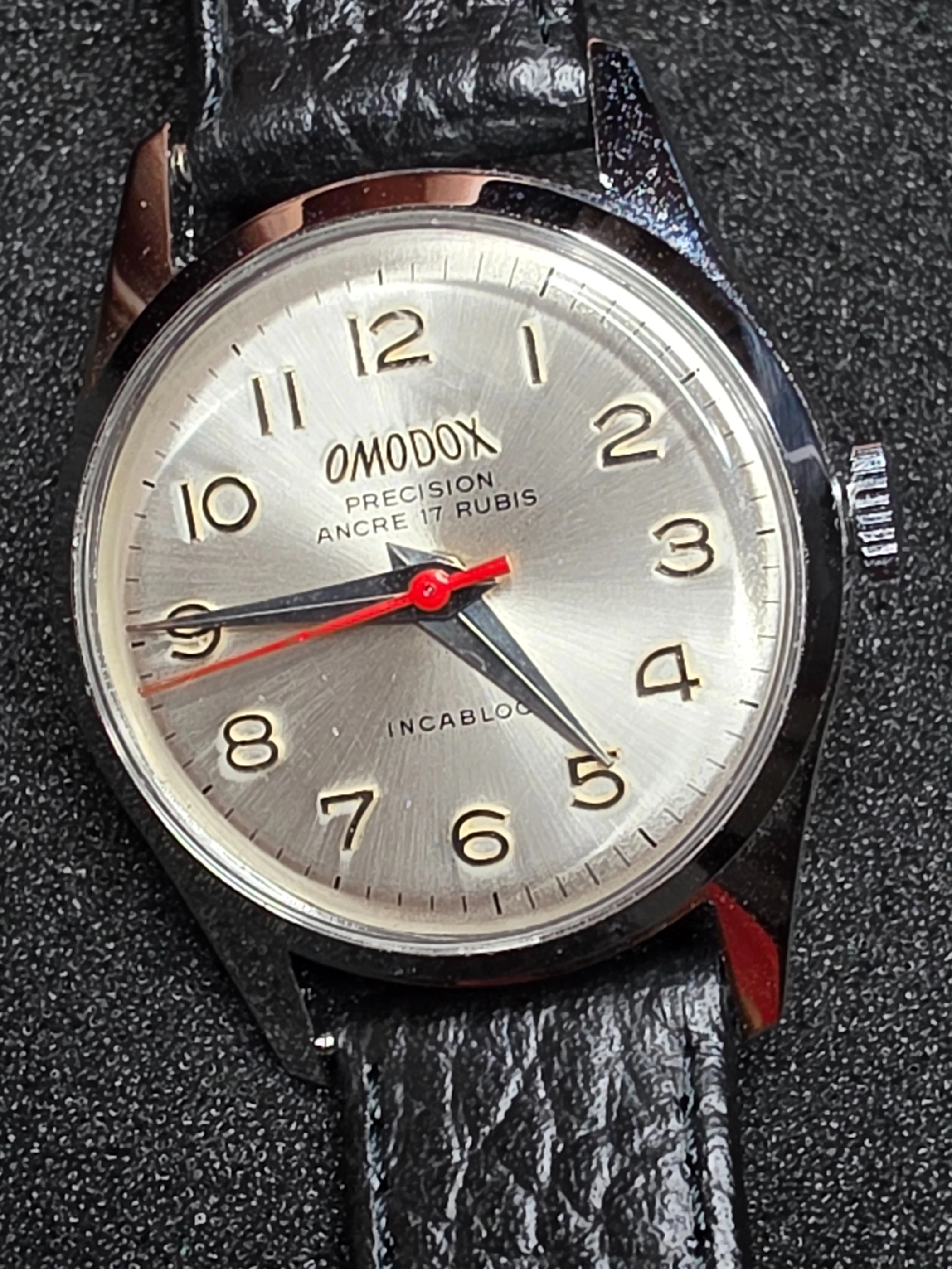 Omodox Precision – NOS – Red Second Hand 1