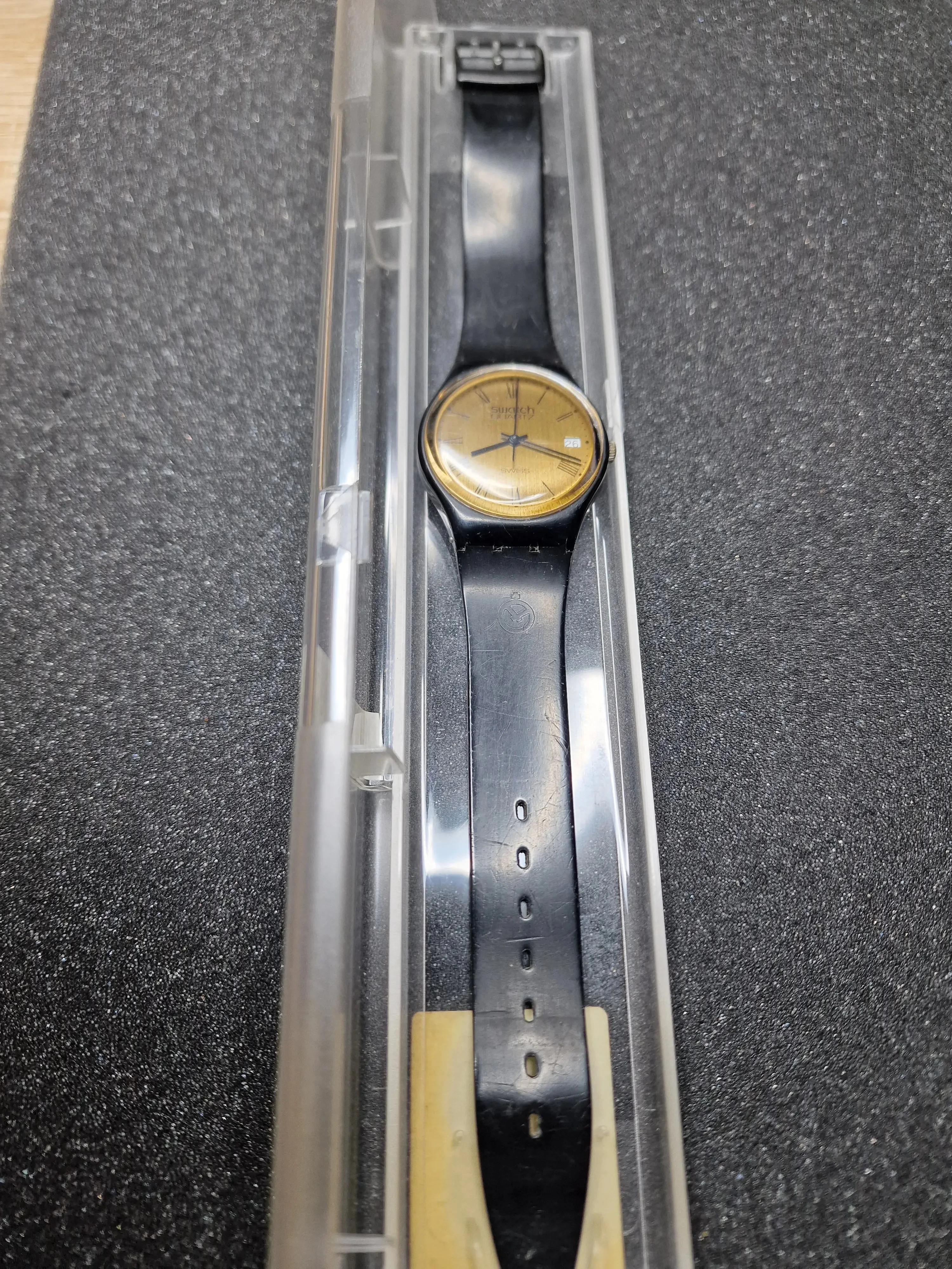 Rare 1983 Swatch GB402 – with Specialist trade (FHL) on Strap 2