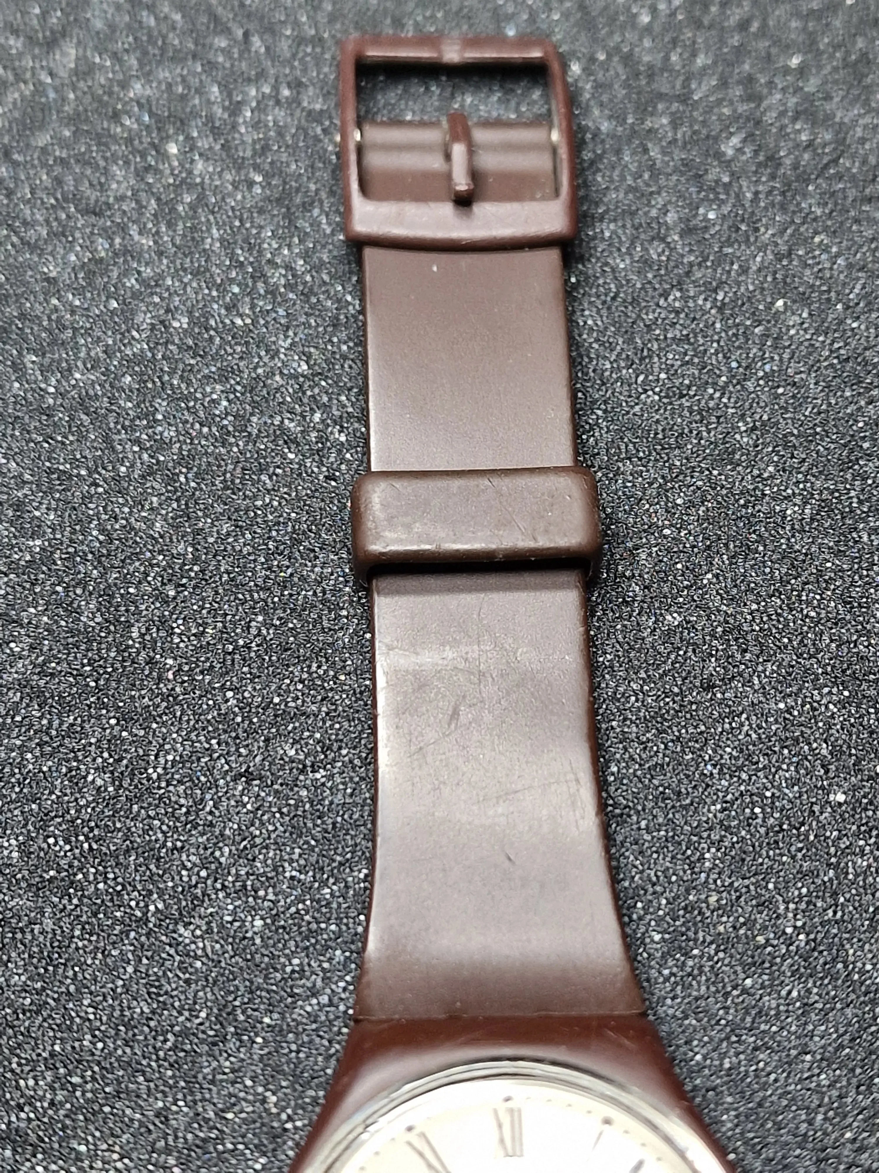 Rare 1983 Swatch GC700 – Early Vintage Model with Specialist trade (FHL) Logo (34mm) - 8