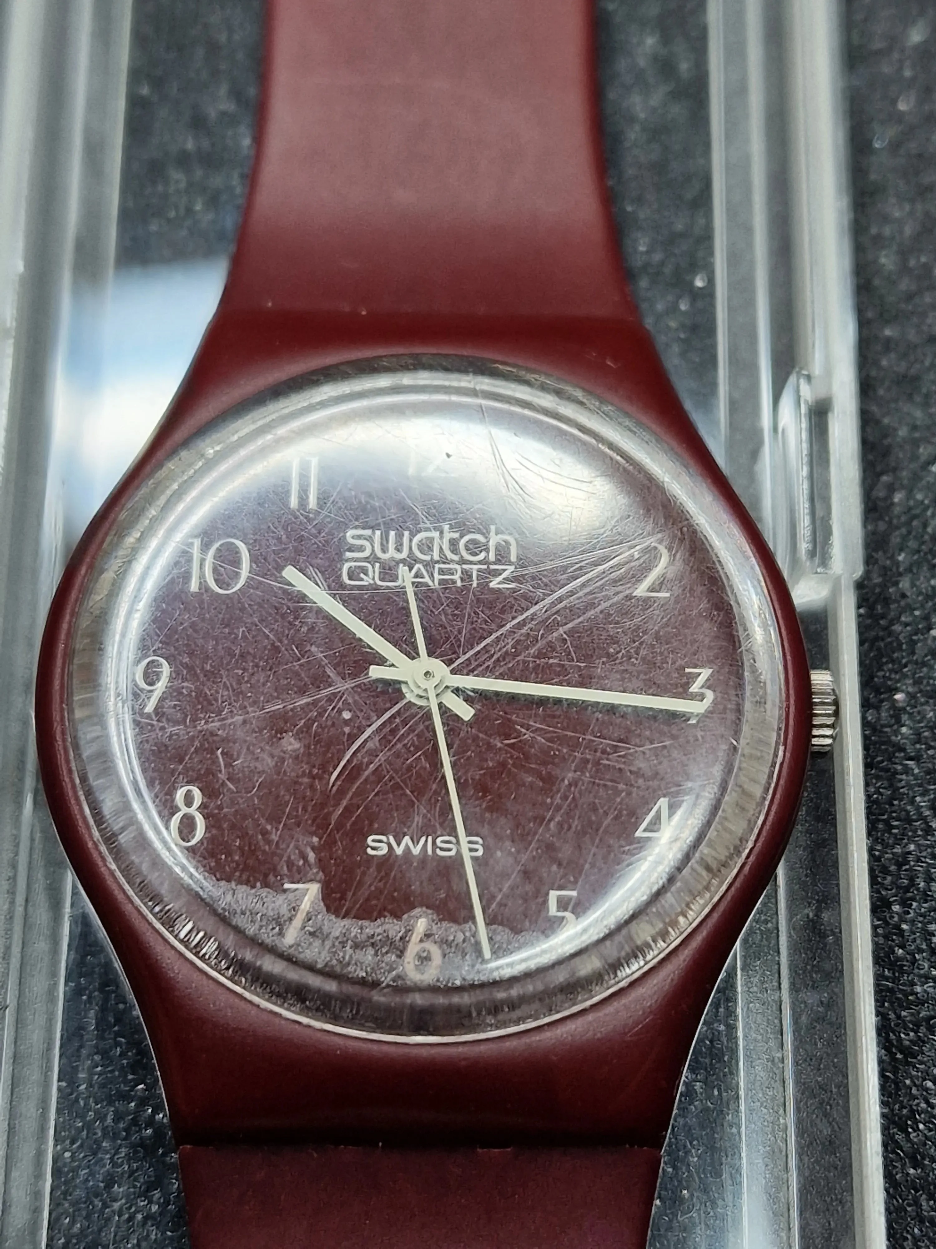 Rare 1983 Swatch GR103 – Burgundy Classic – 34mm 2