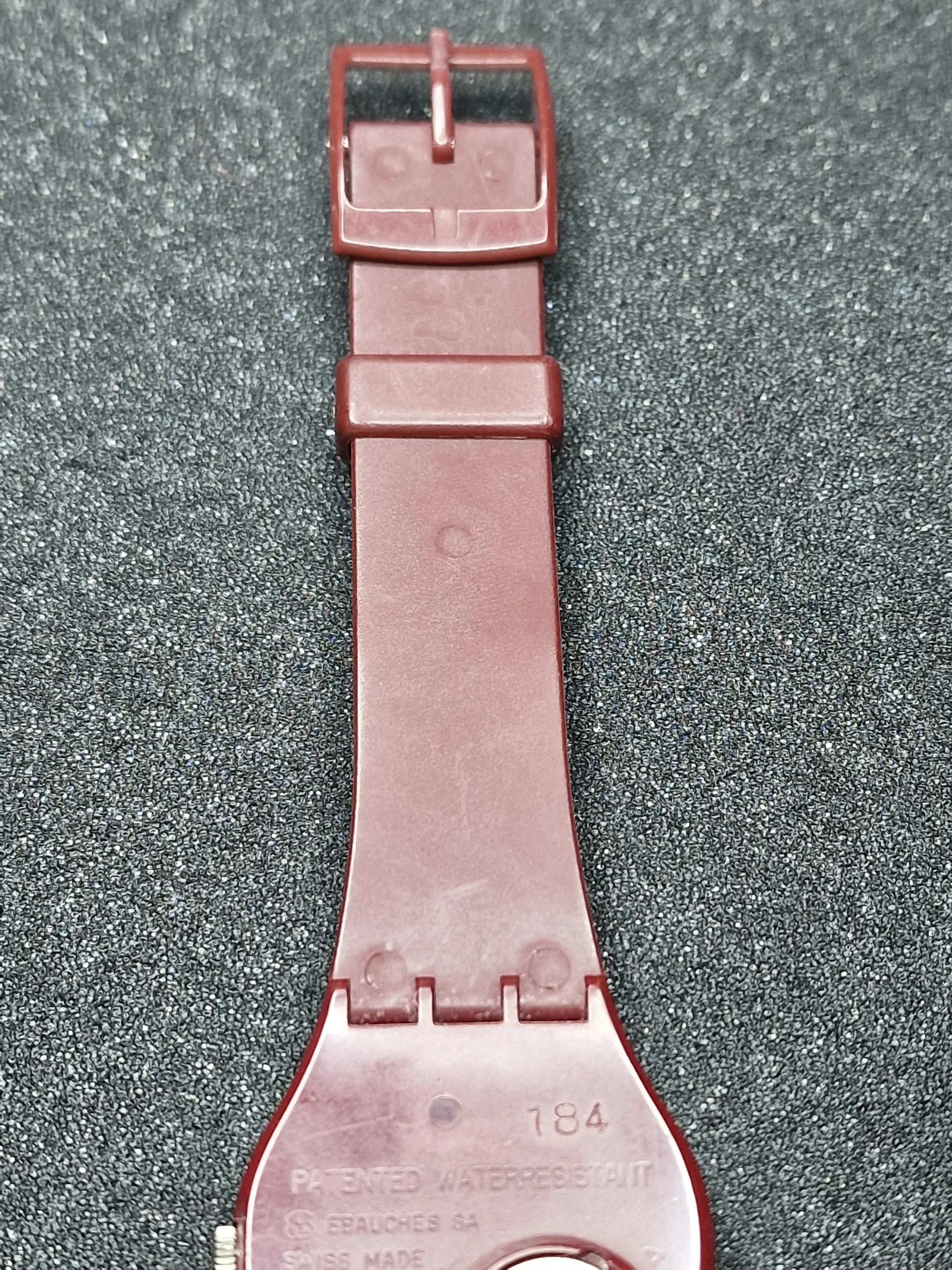 Rare 1983 Swatch GR103 – Burgundy Classic – 34mm 12
