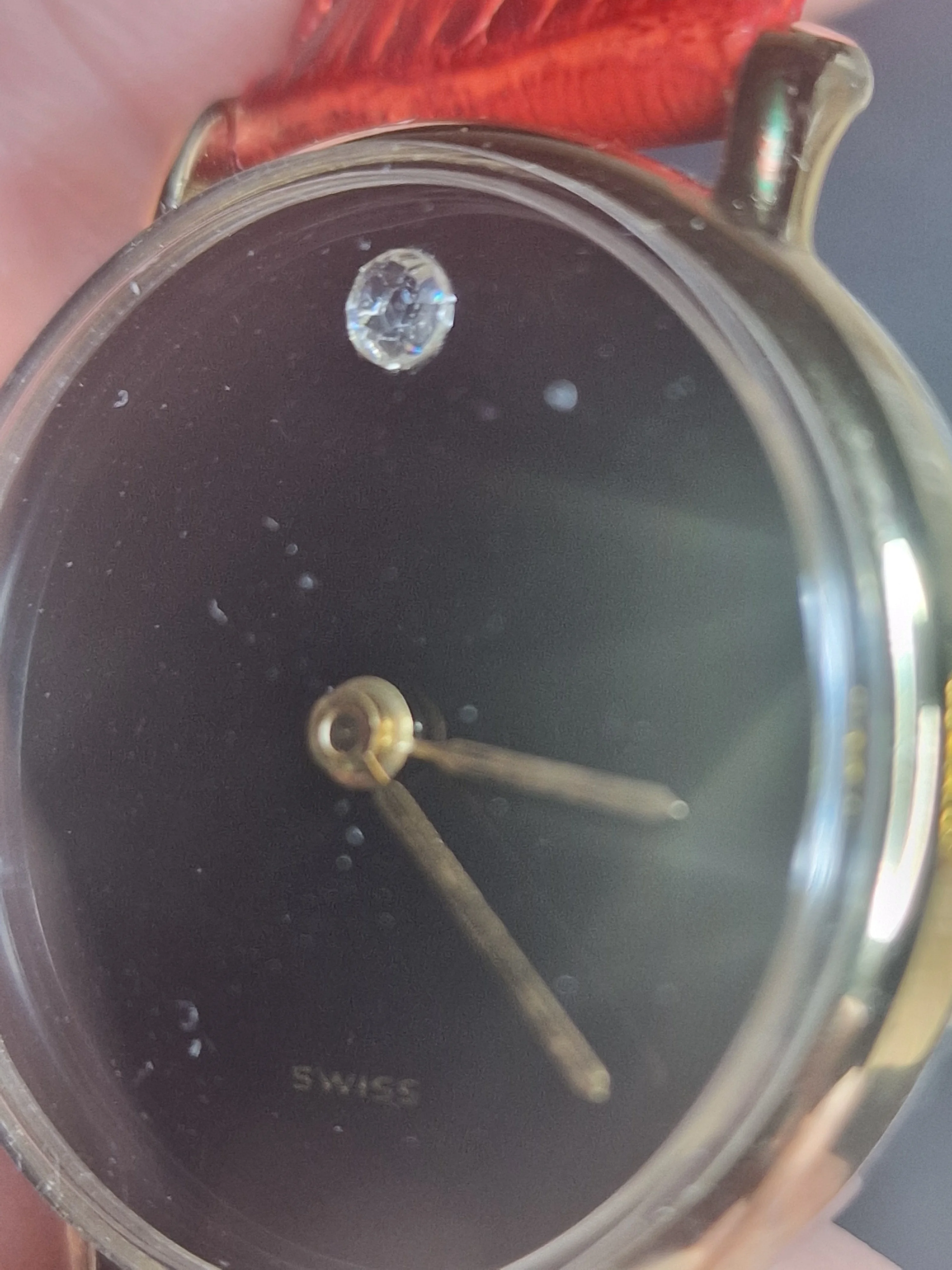 Rare Vintage Hand-Wound Watch from the 70s – Minimalist Design with Red Strap 13