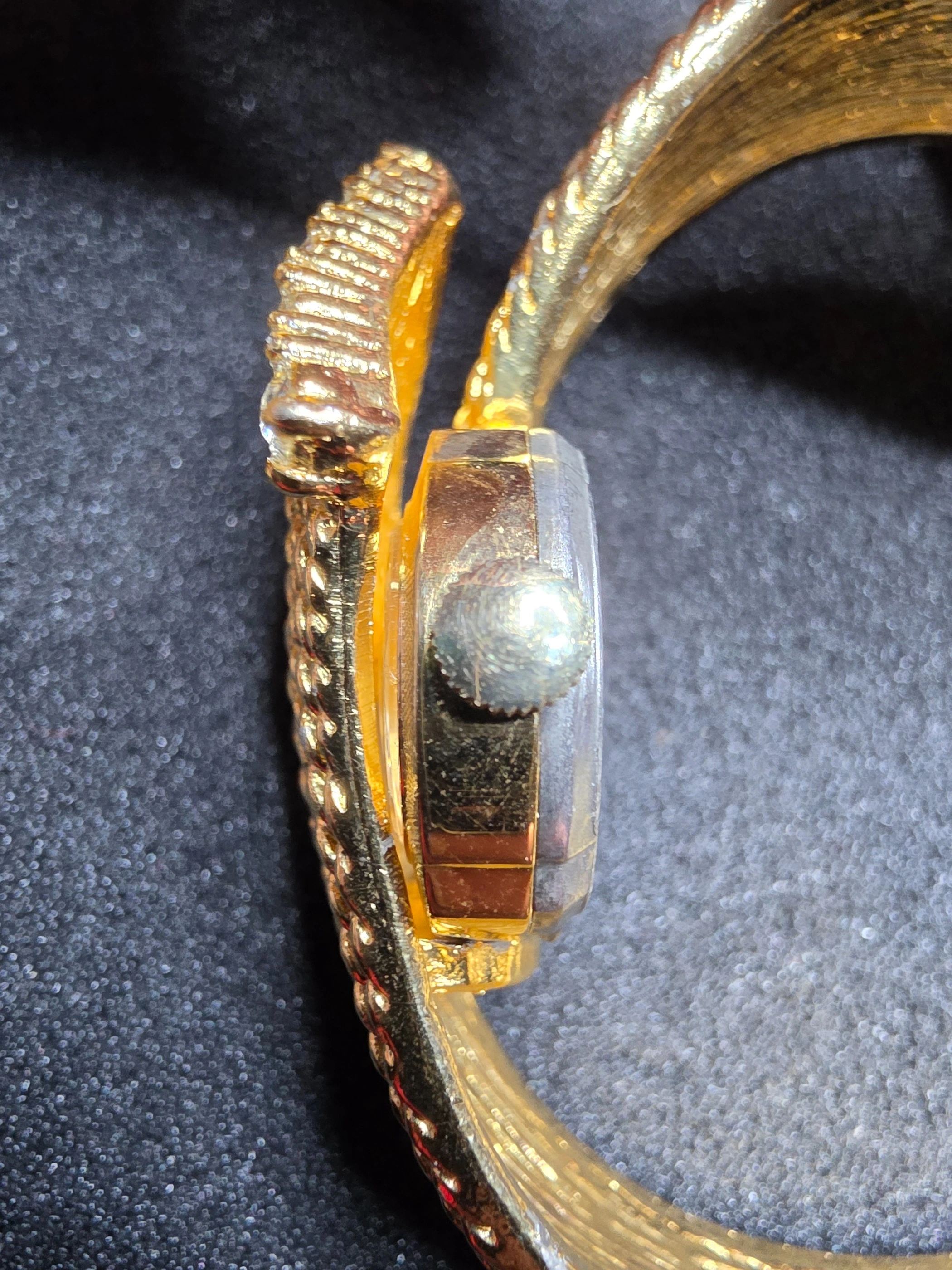 Ravisa Wristwatches – Very Good 3