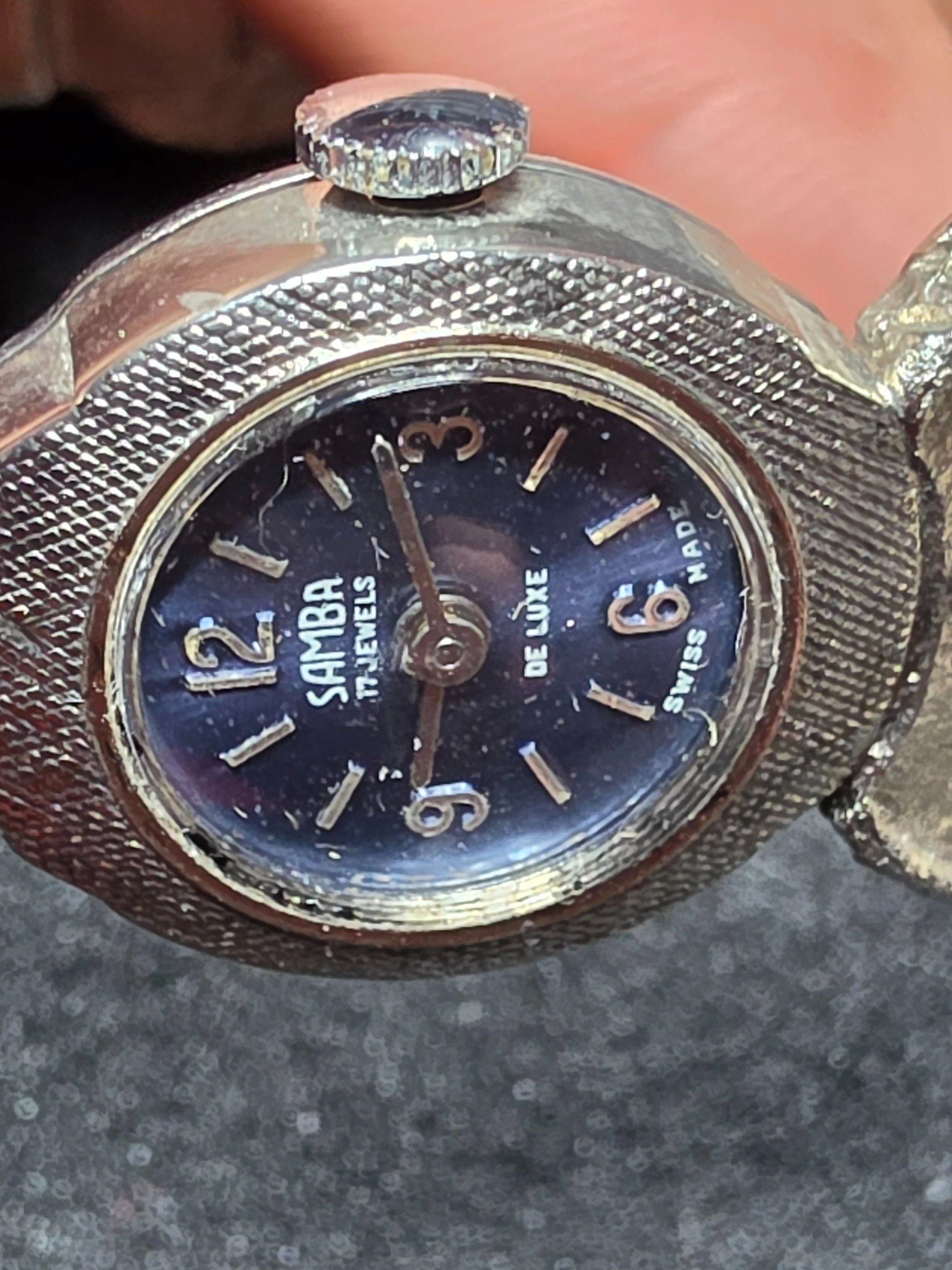 Samba Wristwatches – Very Good 8