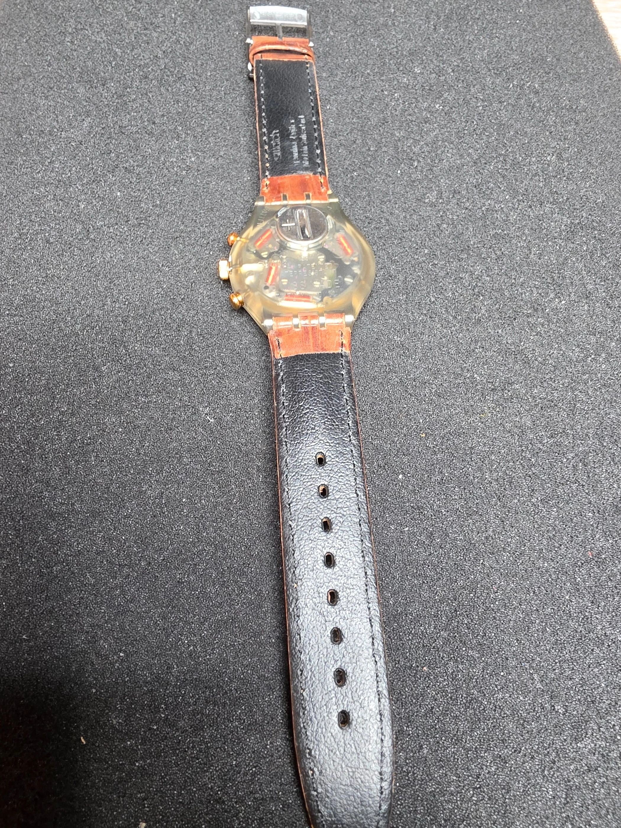 Swatch Chrono Goldfingers SCM100 – 1993 – Unworn – Gold Dial – view 10
