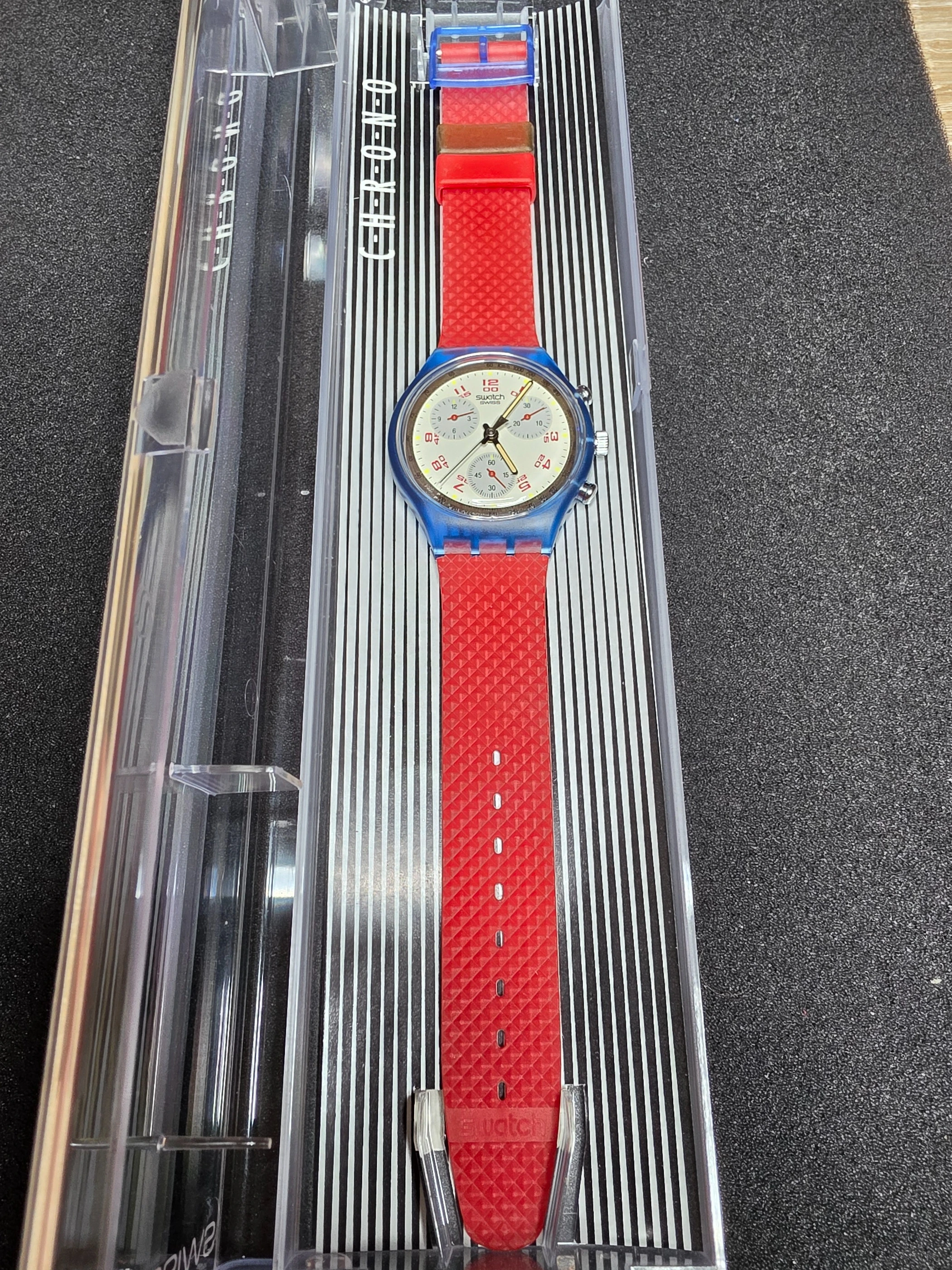 Swatch Chrono JFK SCN103 – 1992 – NOS – Red Strap – view 3