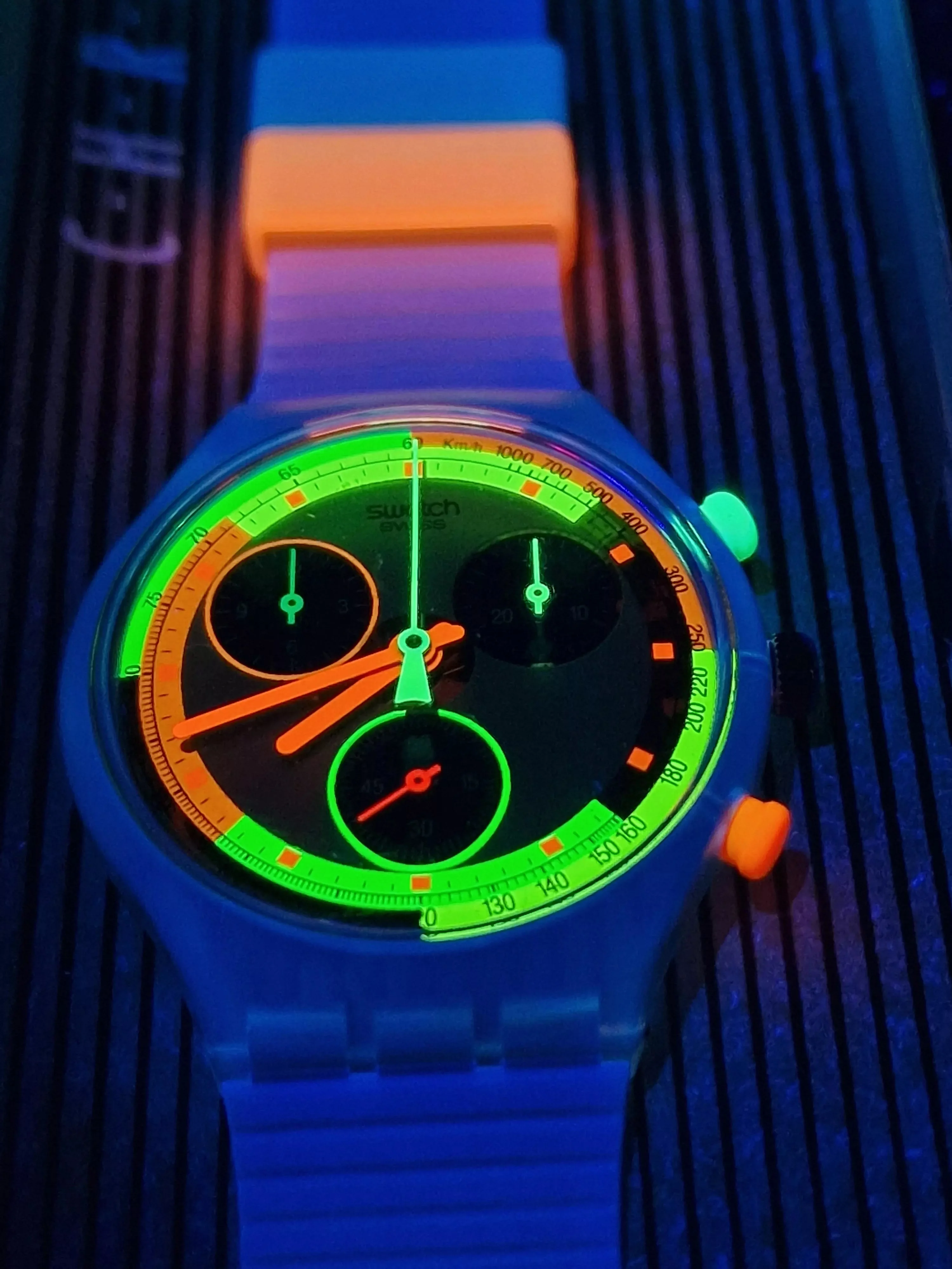 Swatch Chrono SCK104 "Jelly Stag" (1992) – Rare Neon Chronograph 2