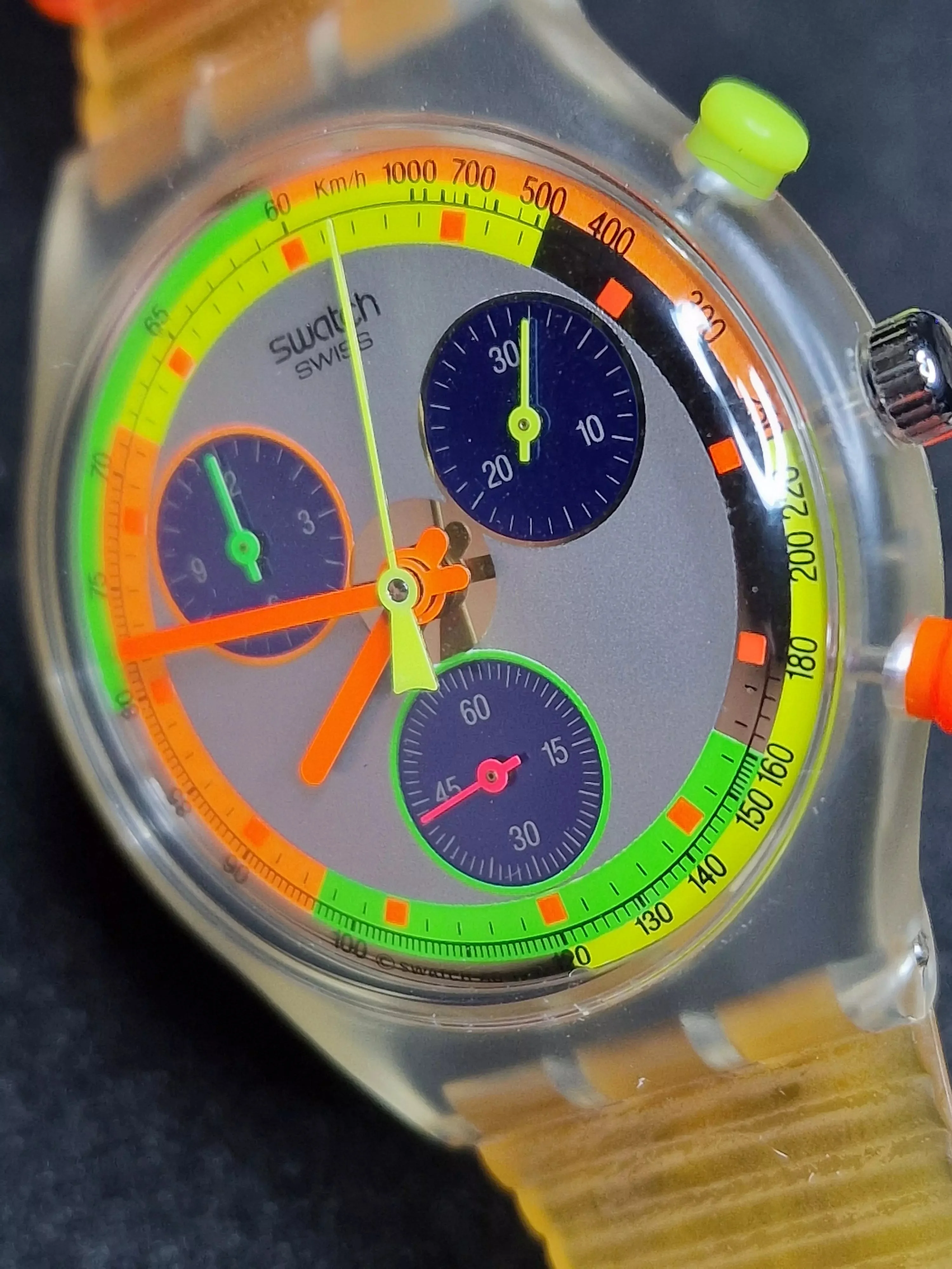 Swatch Chrono SCK104 "Jelly Stag" (1992) – Rare Neon Chronograph 9