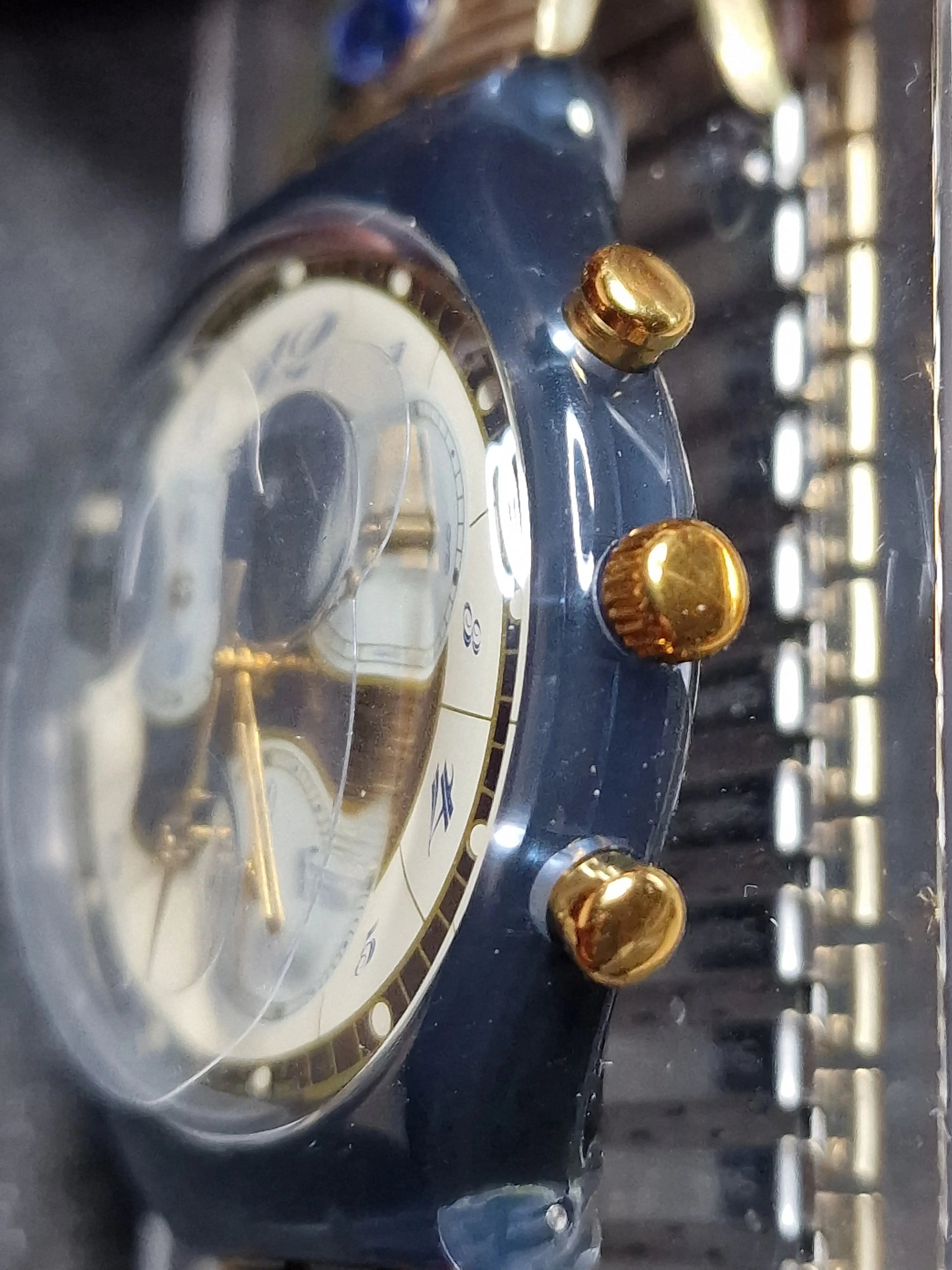 Swatch Chrono SCM104 “Volupté” (1994) – Elegant Collector’s Piece 6