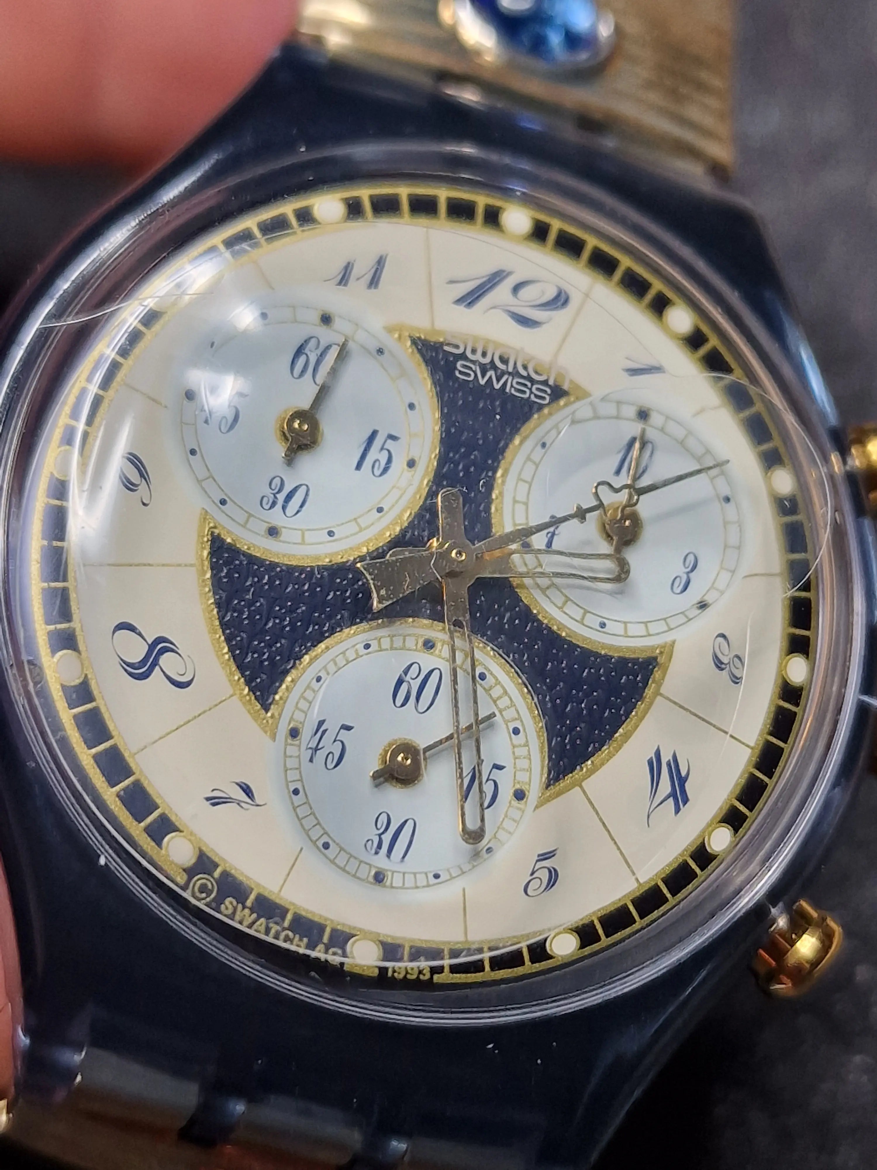 Swatch Chrono SCM104 “Volupté” (1994) – Elegant Collector’s Piece 9