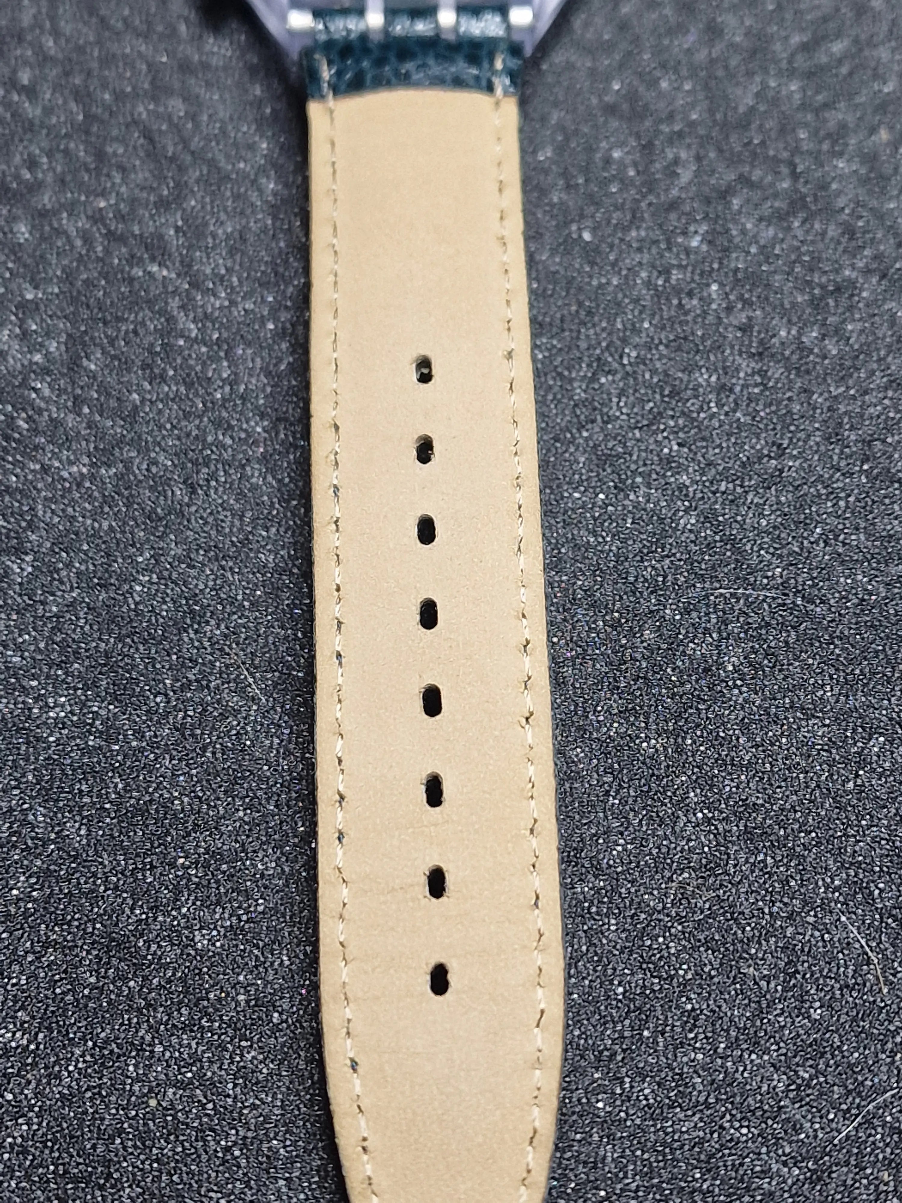 Swatch Chrono SCV100 “Greentic” (1992) – Rare Vintage Chronograph 10