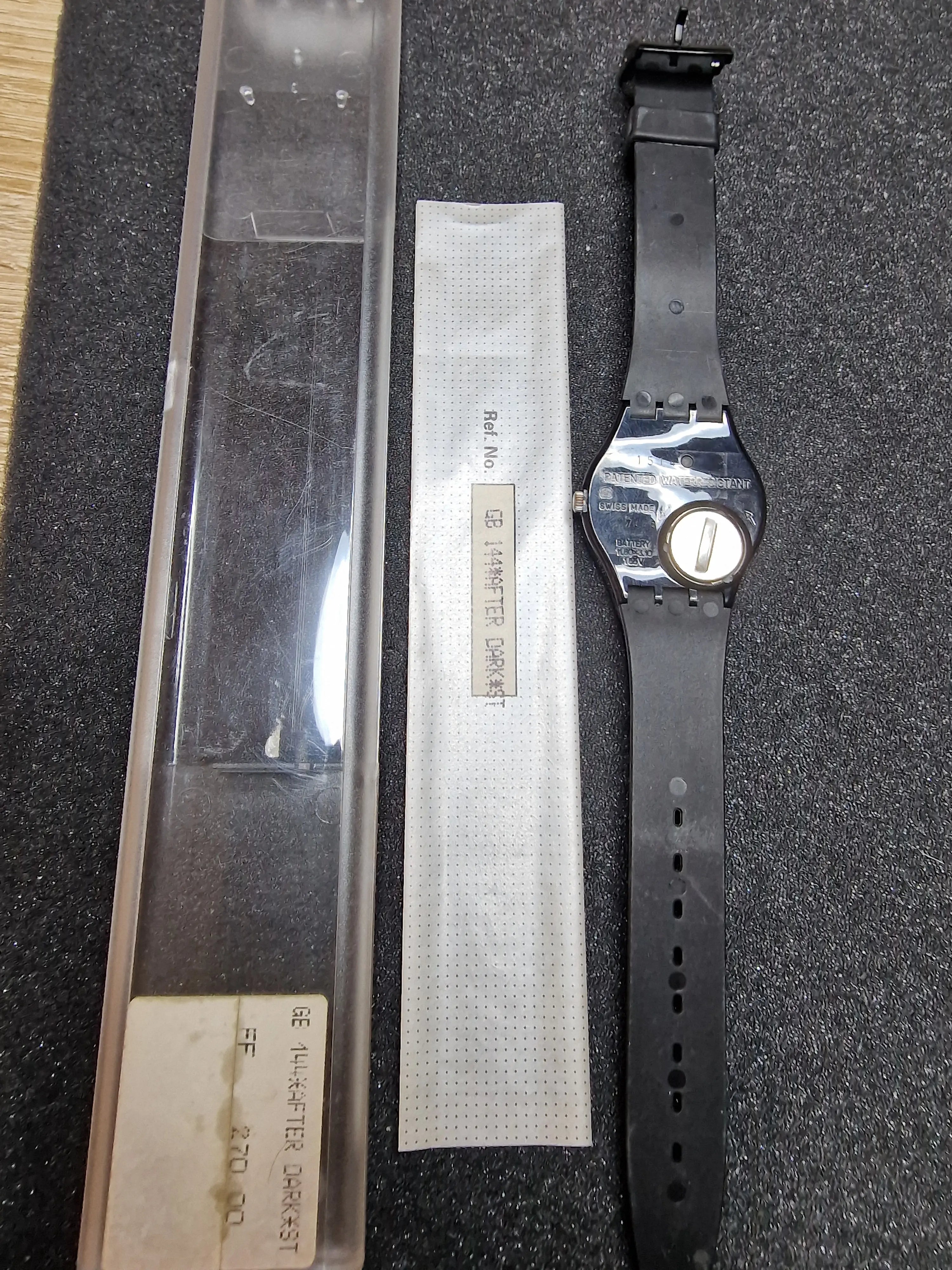Swatch GB144 “After Dark” (1992) – Minimalist Black Elegance 4