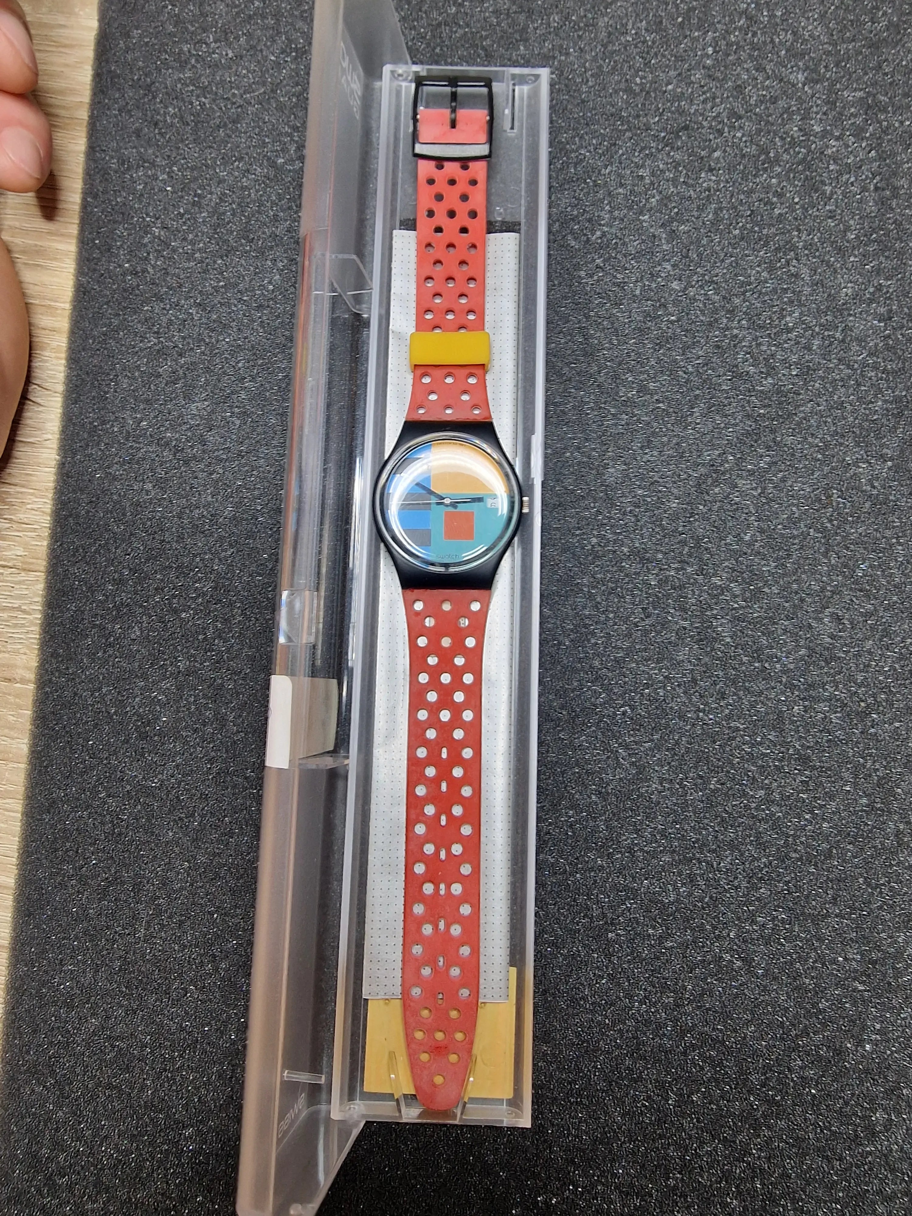 Swatch GB408 “Needles” (1987) – Bauhaus Geometric Classic 2