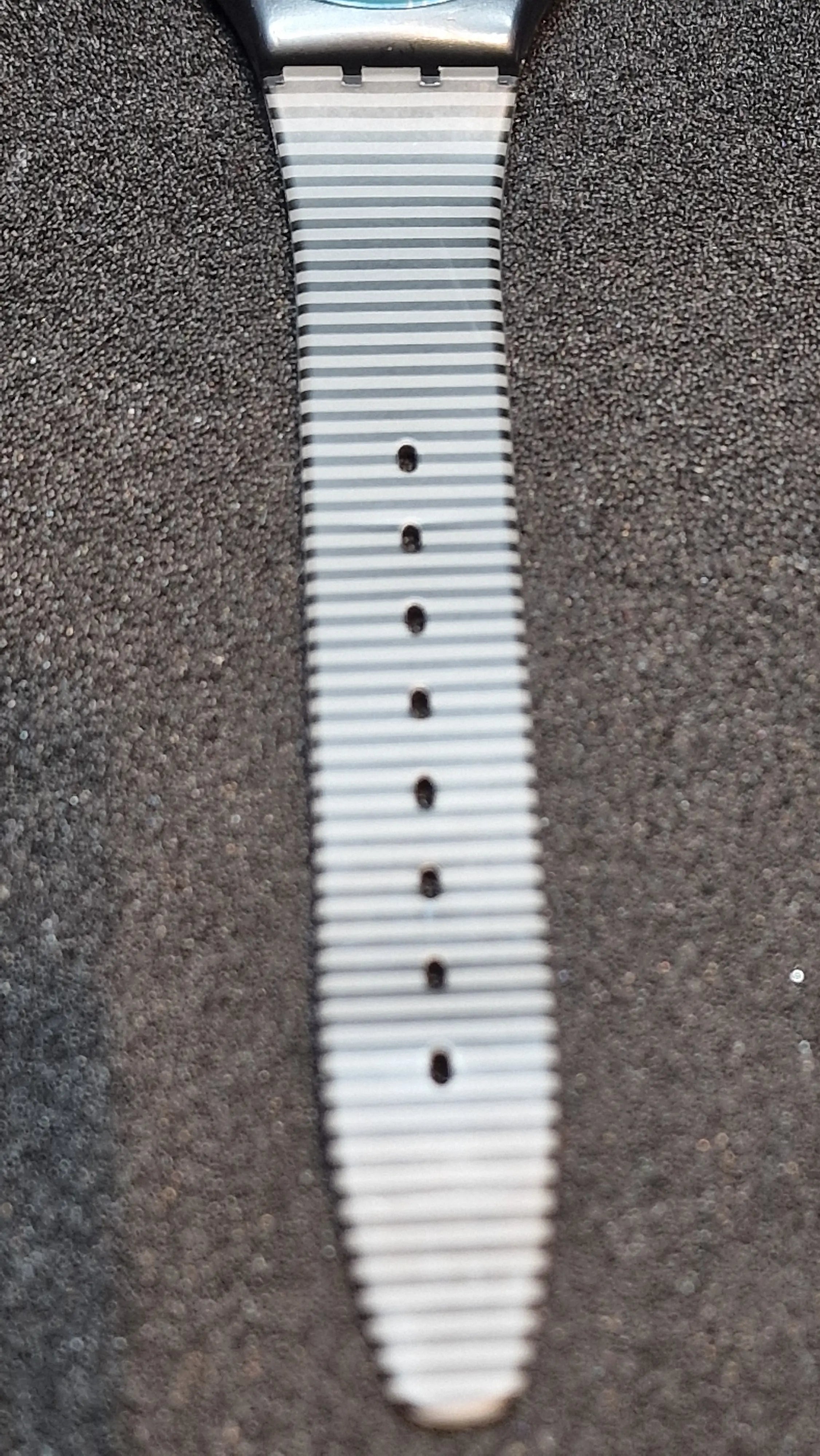 Swatch GB411 – Grey Line (1989) 9