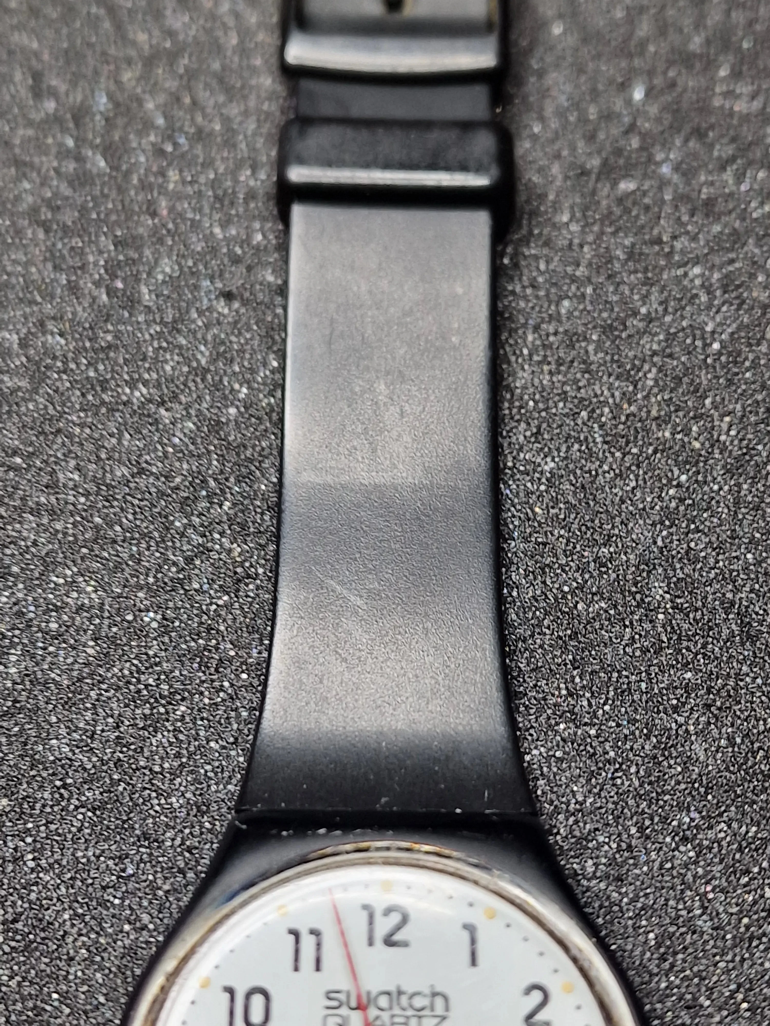 Swatch GB703 Quartz – Vintage 1983 Collectible 8