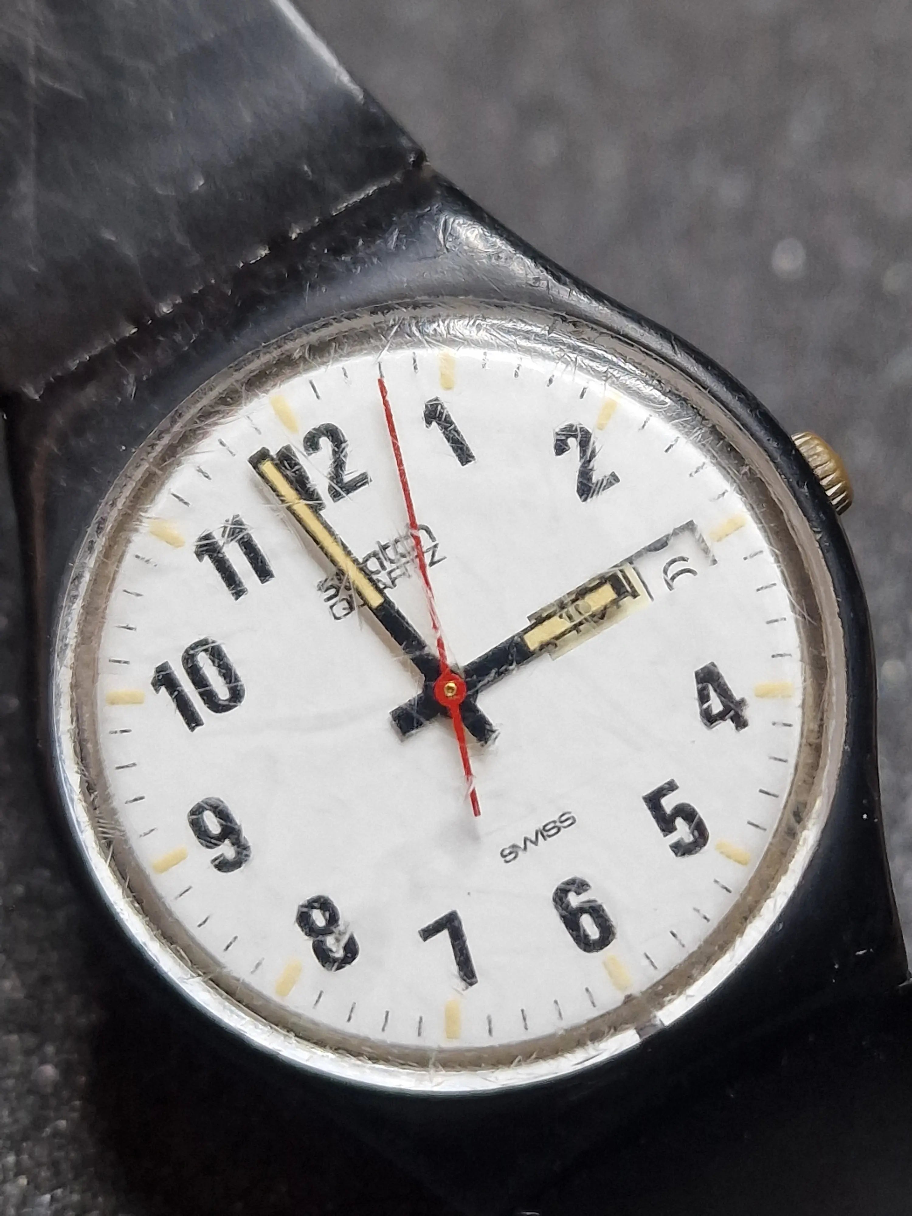 Swatch GB703 “Swissair” (1986) – Rare Airline Edition 7