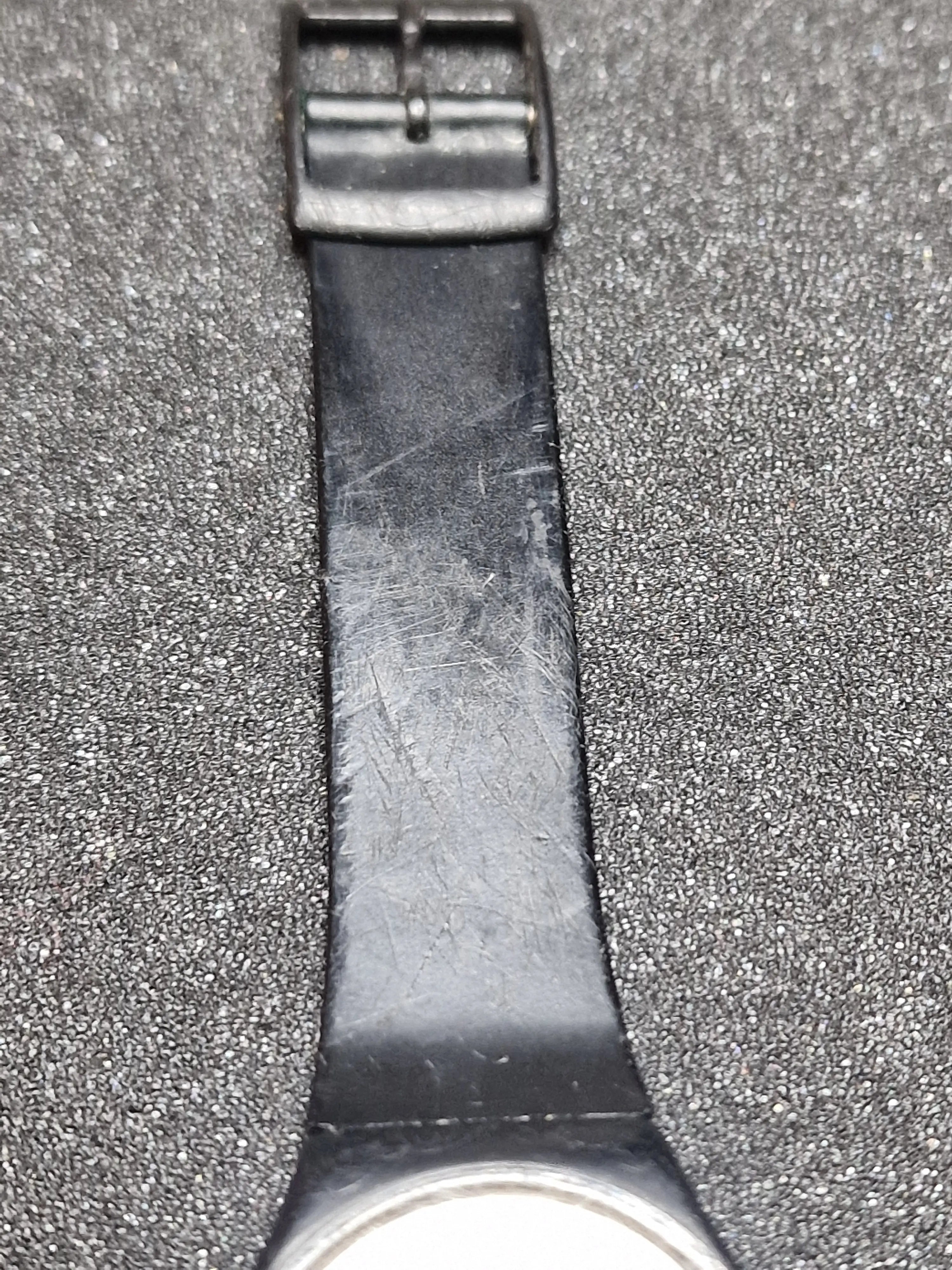 Swatch GB703 “Swissair” (1986) – Rare Airline Edition 9