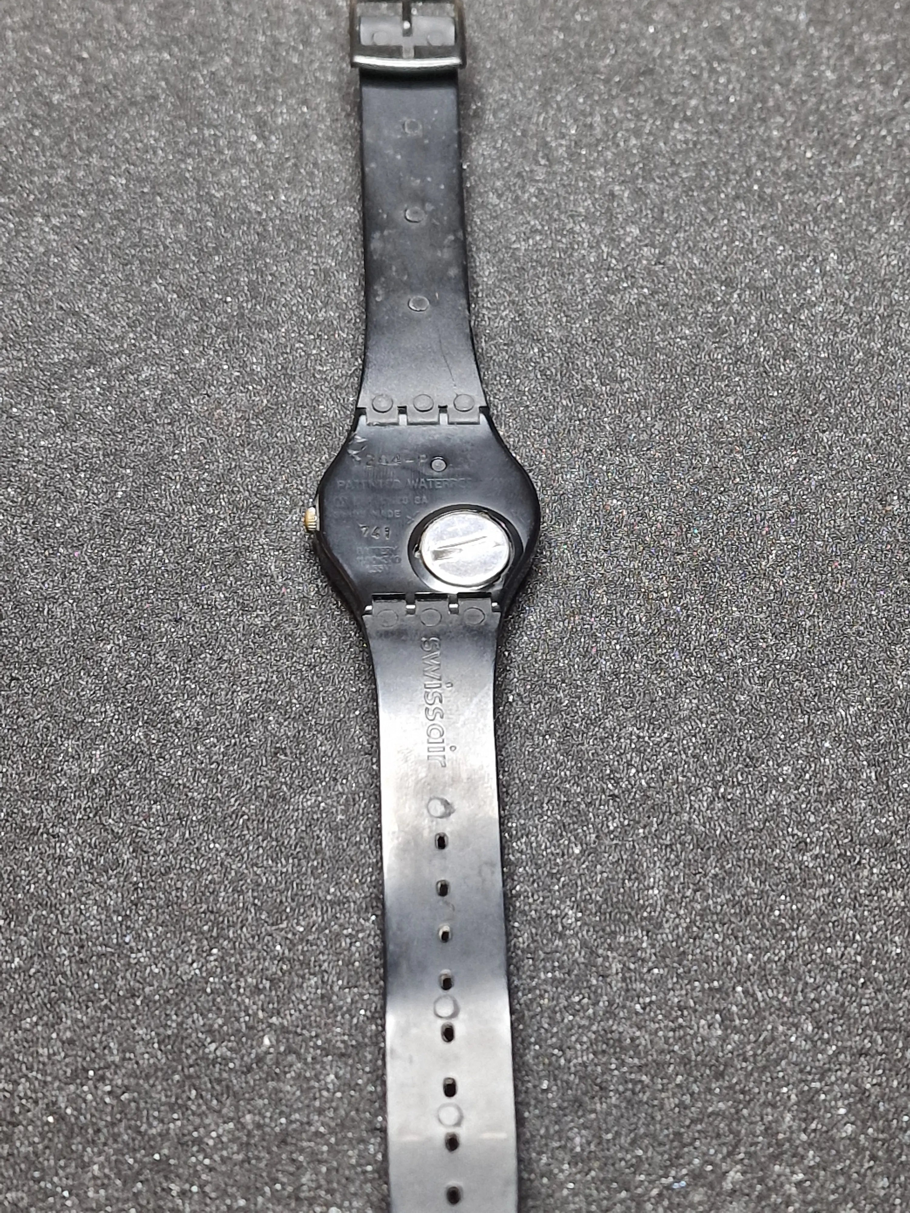 Swatch GB703 “Swissair” (1986) – Rare Airline Edition 13