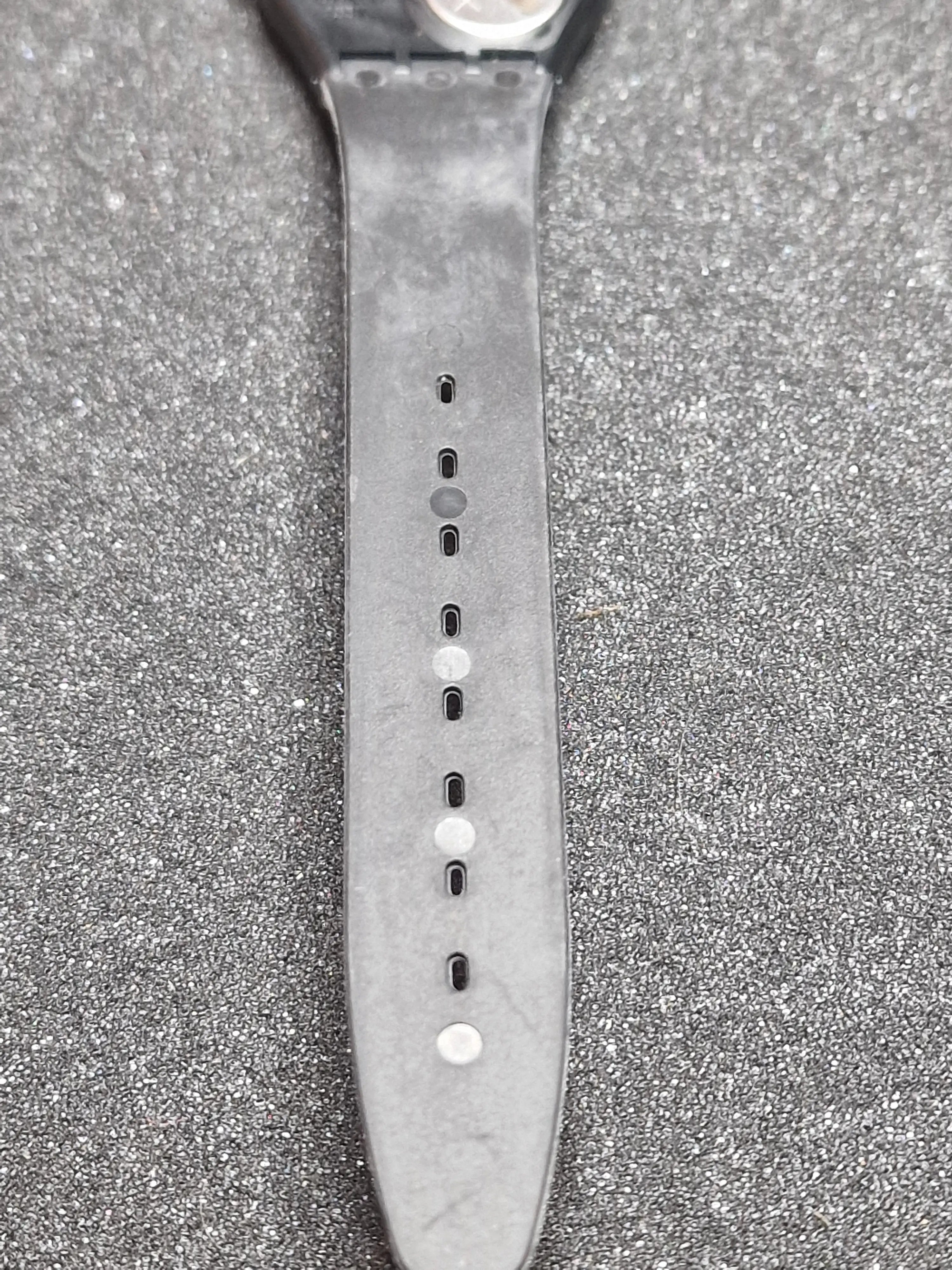 Swatch GB709 “Classic Two” (1987) – Timeless Minimalism 9