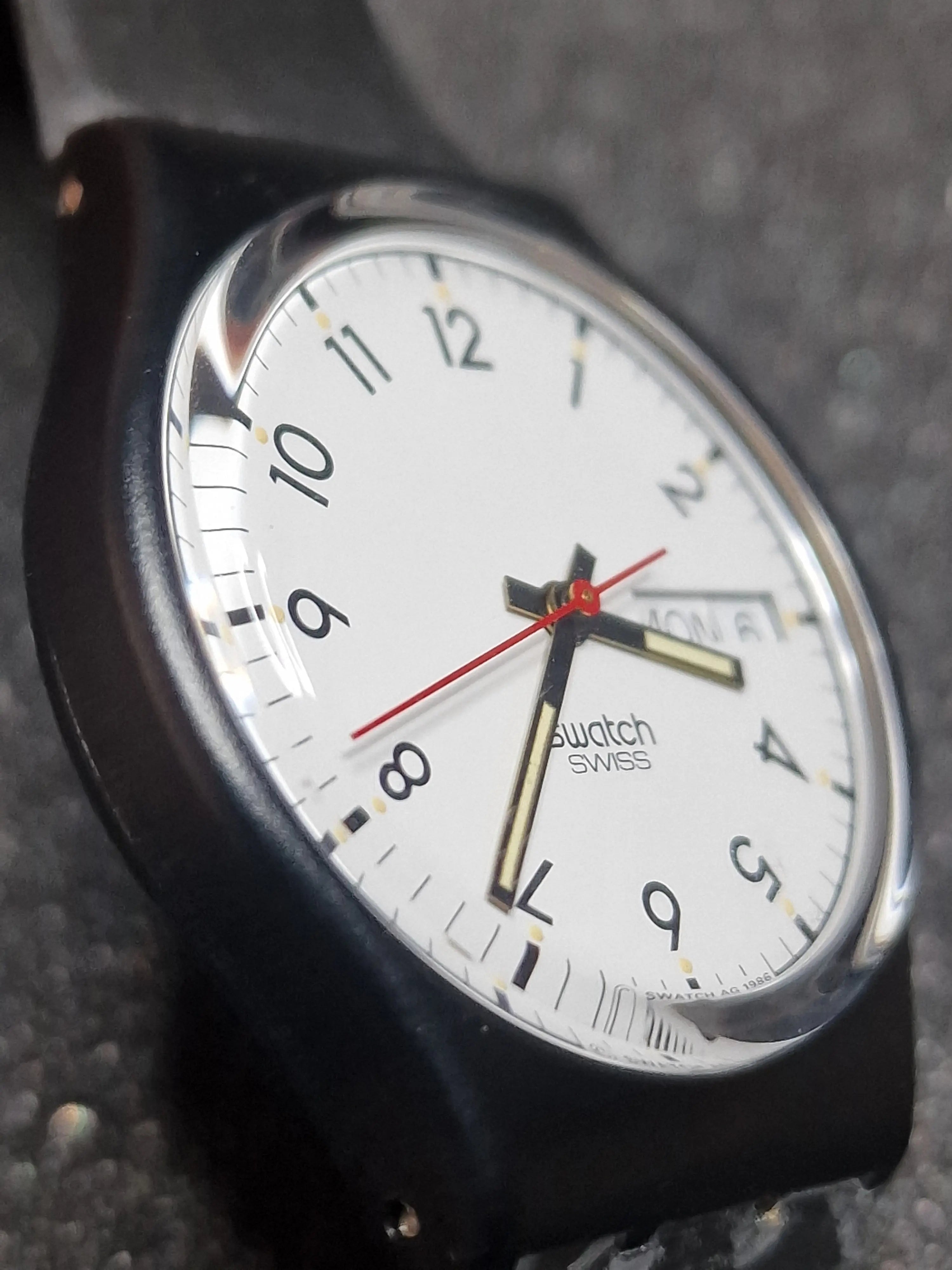 Swatch GB709 “Classic Two” (1987) – Timeless Minimalism 11