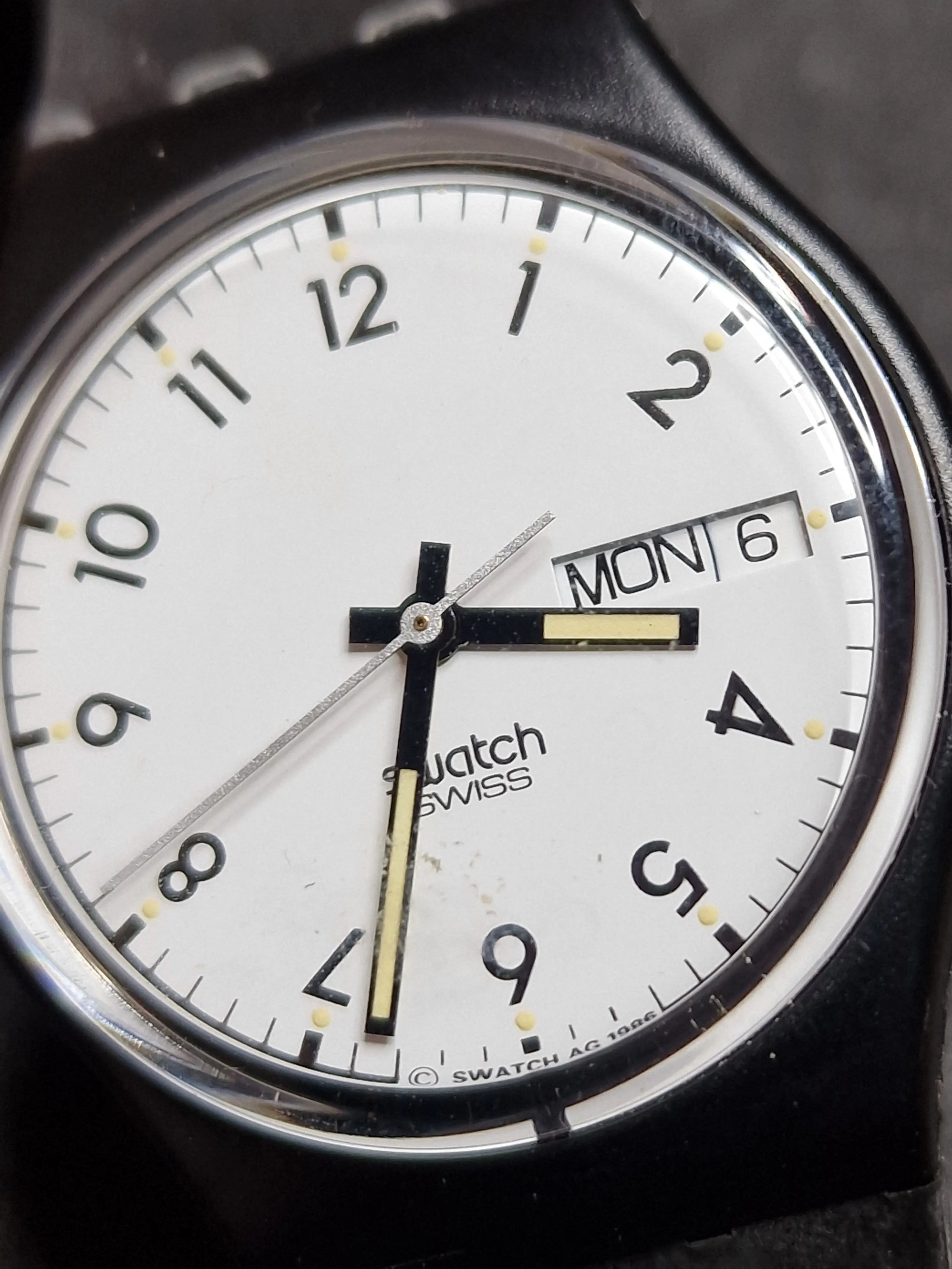 Swatch GB725 “Classic” (1986) – Rare Early Day-Date Model 12