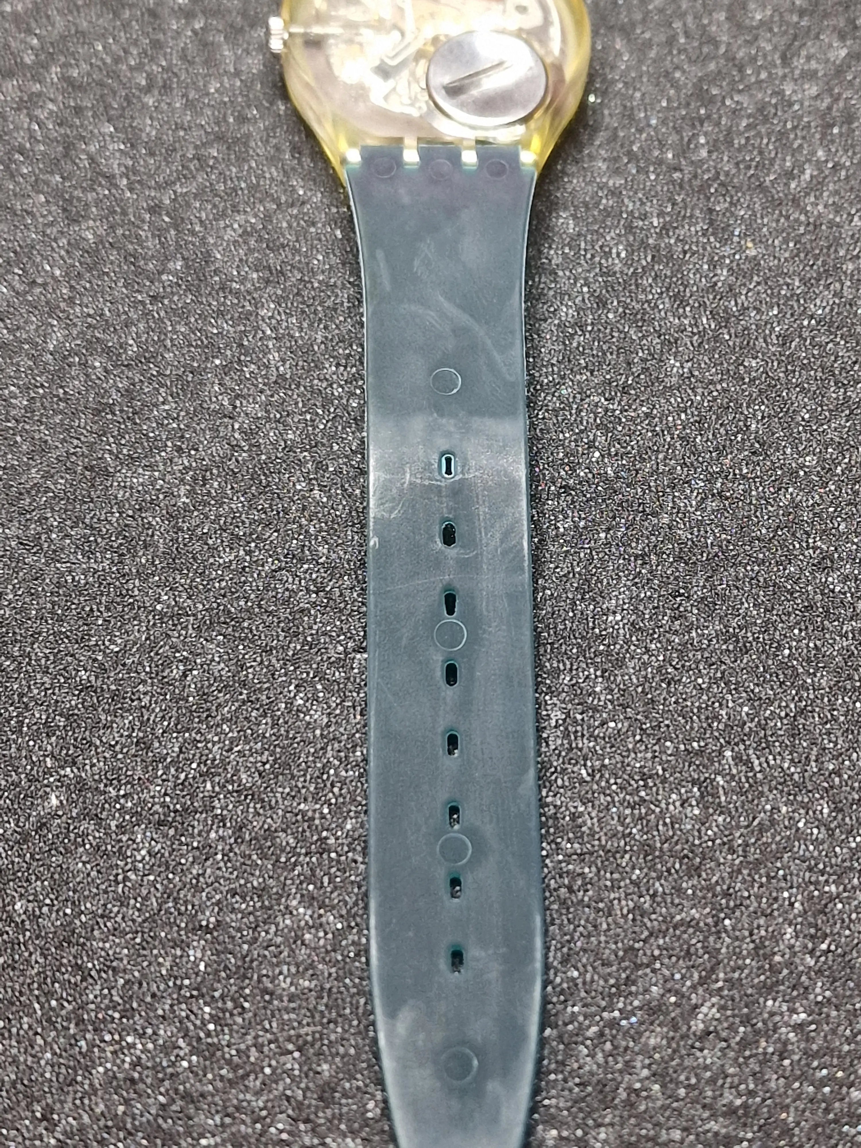 Swatch GK102 “Nautilus” (1986) – Iconic Compass Design 10