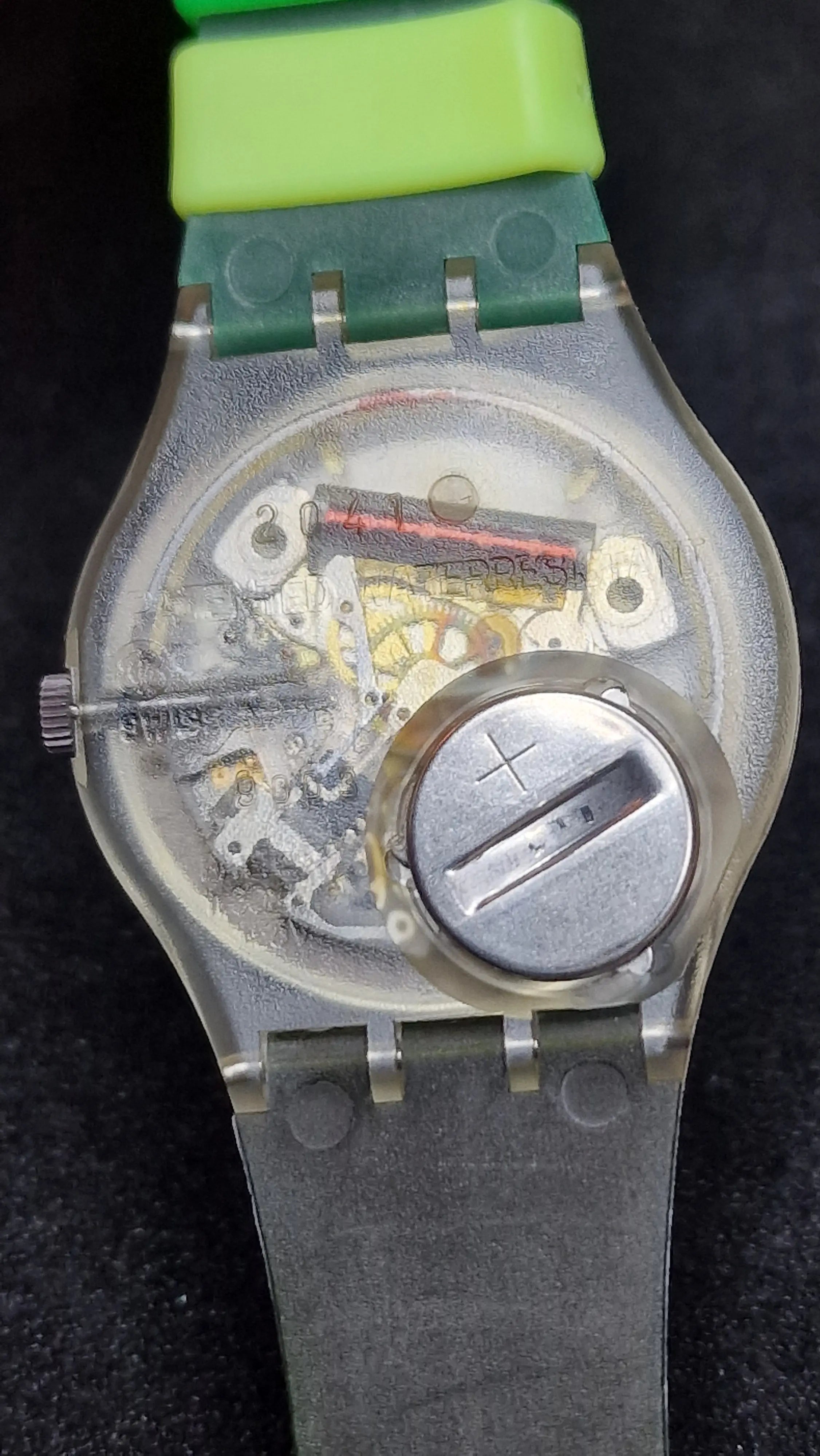 Swatch GK700 – “Giro” (1990) – Vintage Day-Date – UV Glow 13