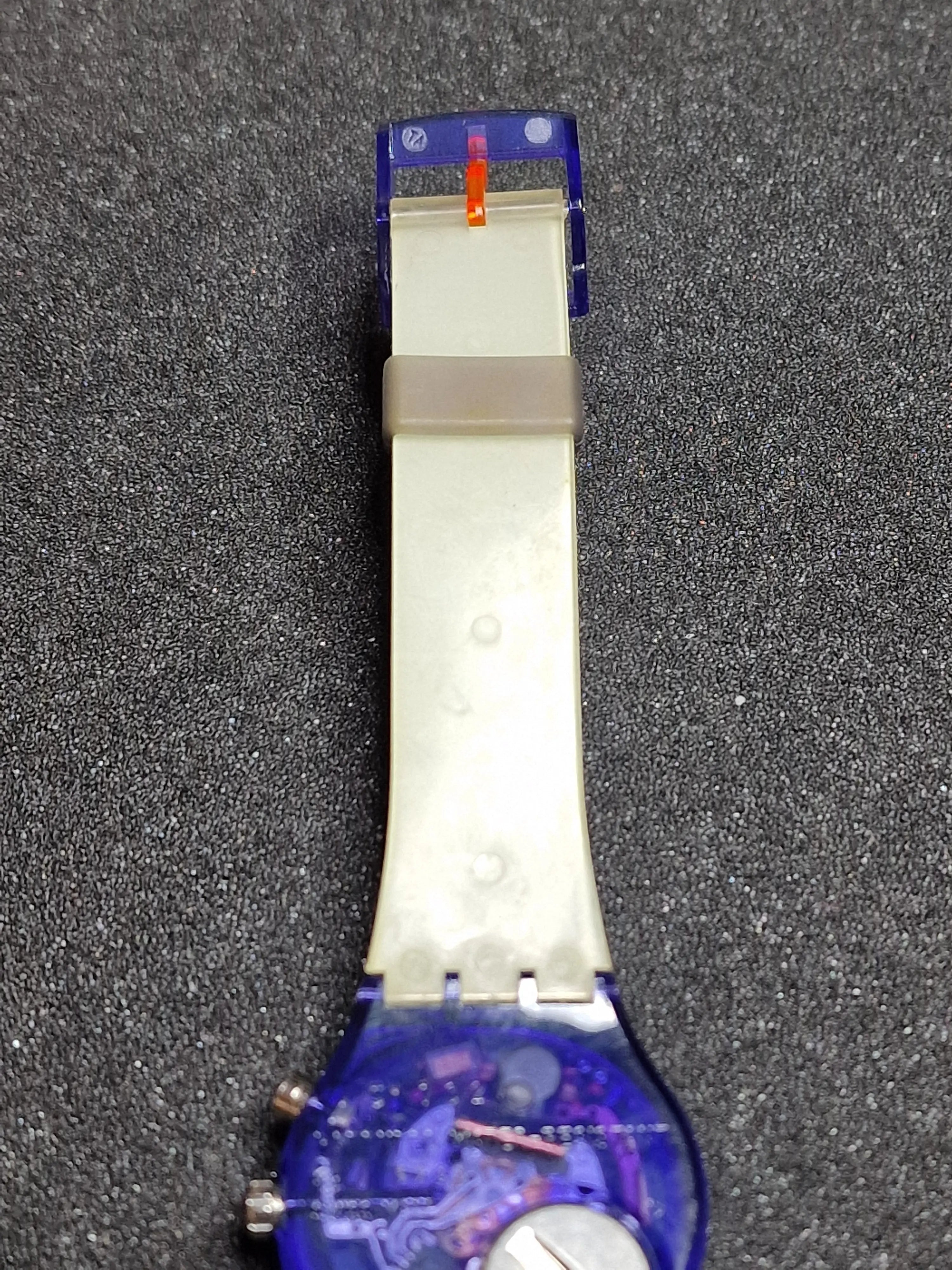 Swatch GN901 “Potluck” (1996) – Swatch Loomi Series 17