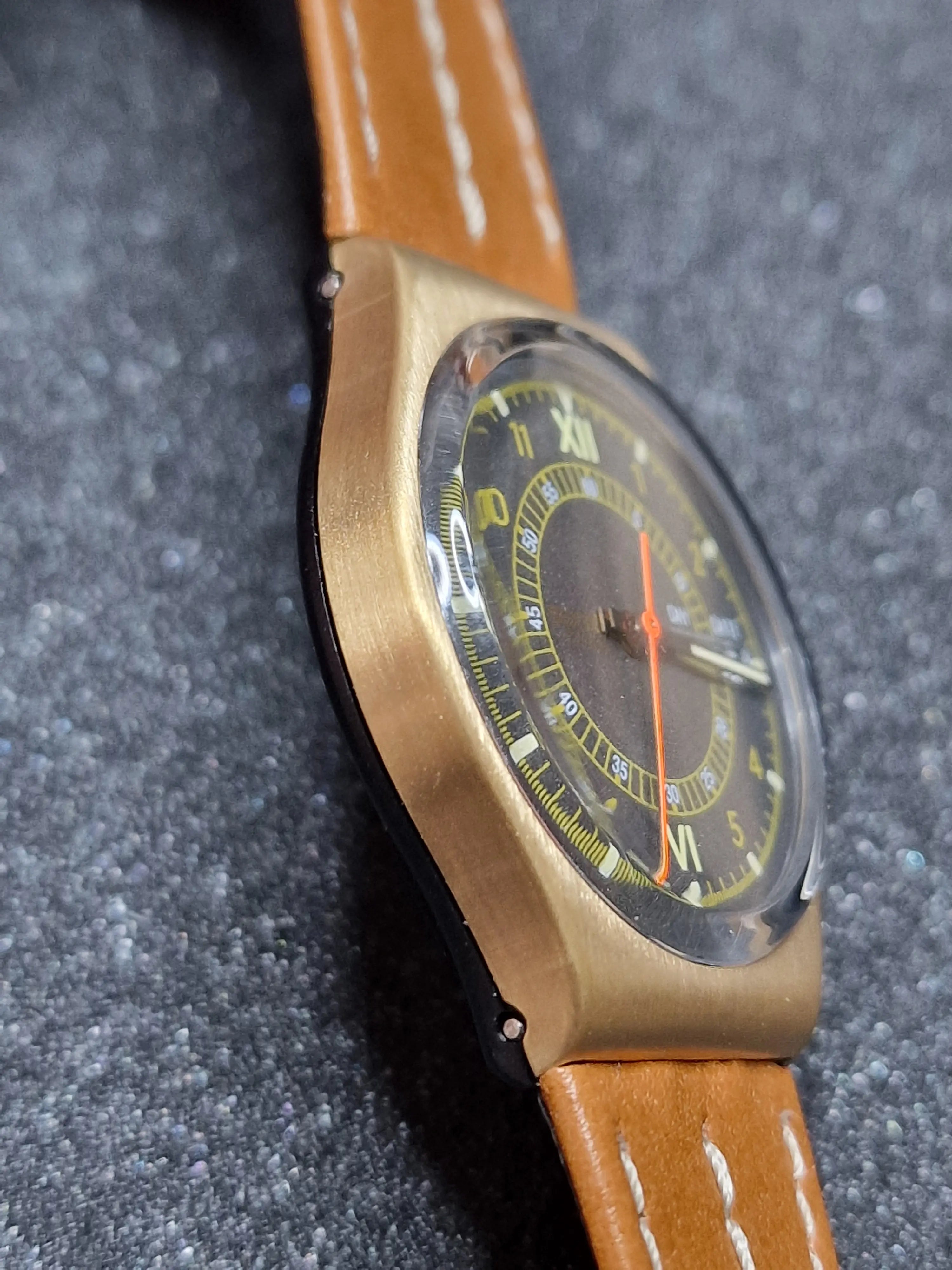 Swatch GX703 “Courier” (1988) – Vintage Pilot Style with Day-Date 4