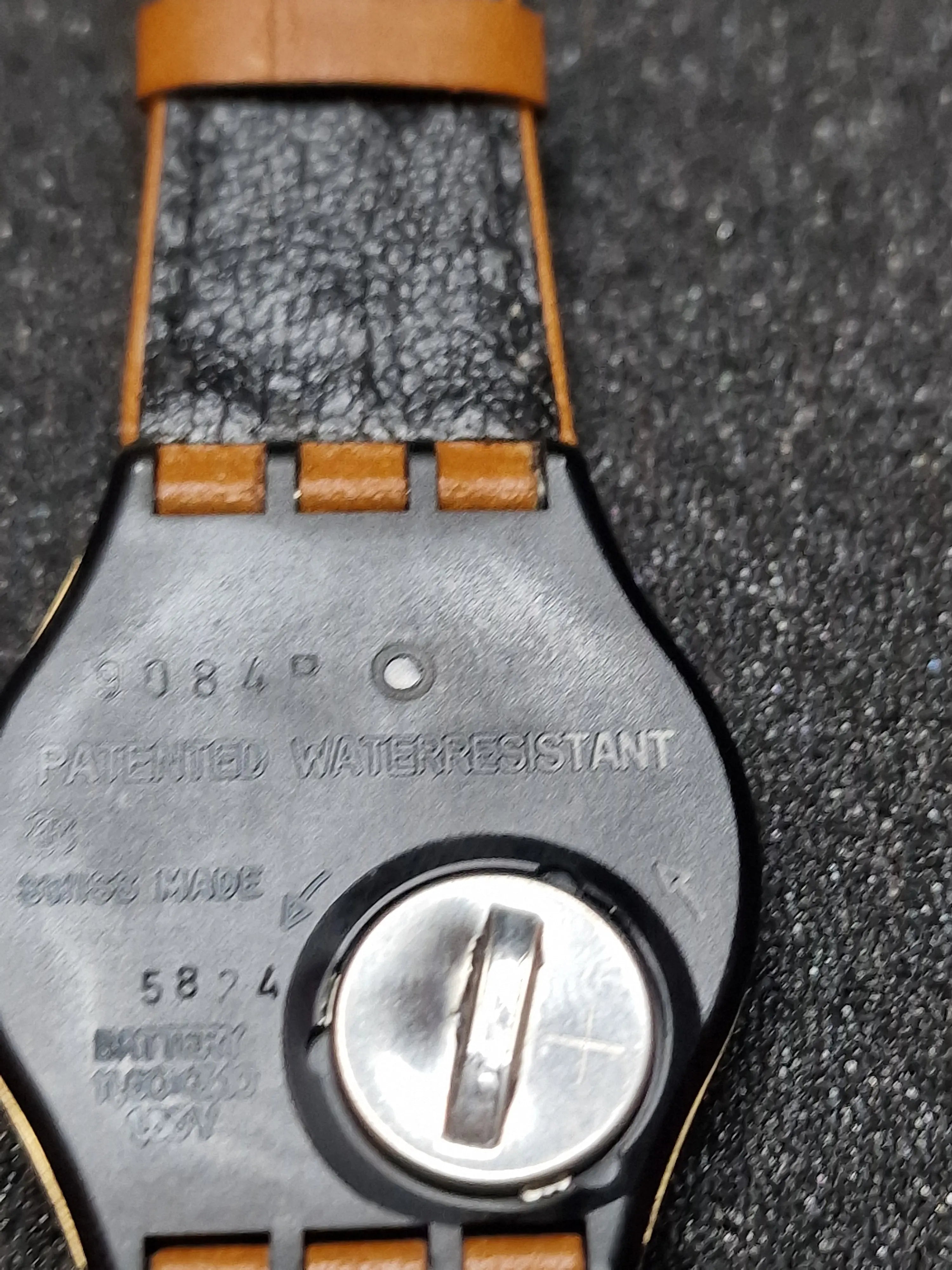 Swatch GX703 “Courier” (1988) – Vintage Pilot Style with Day-Date 15