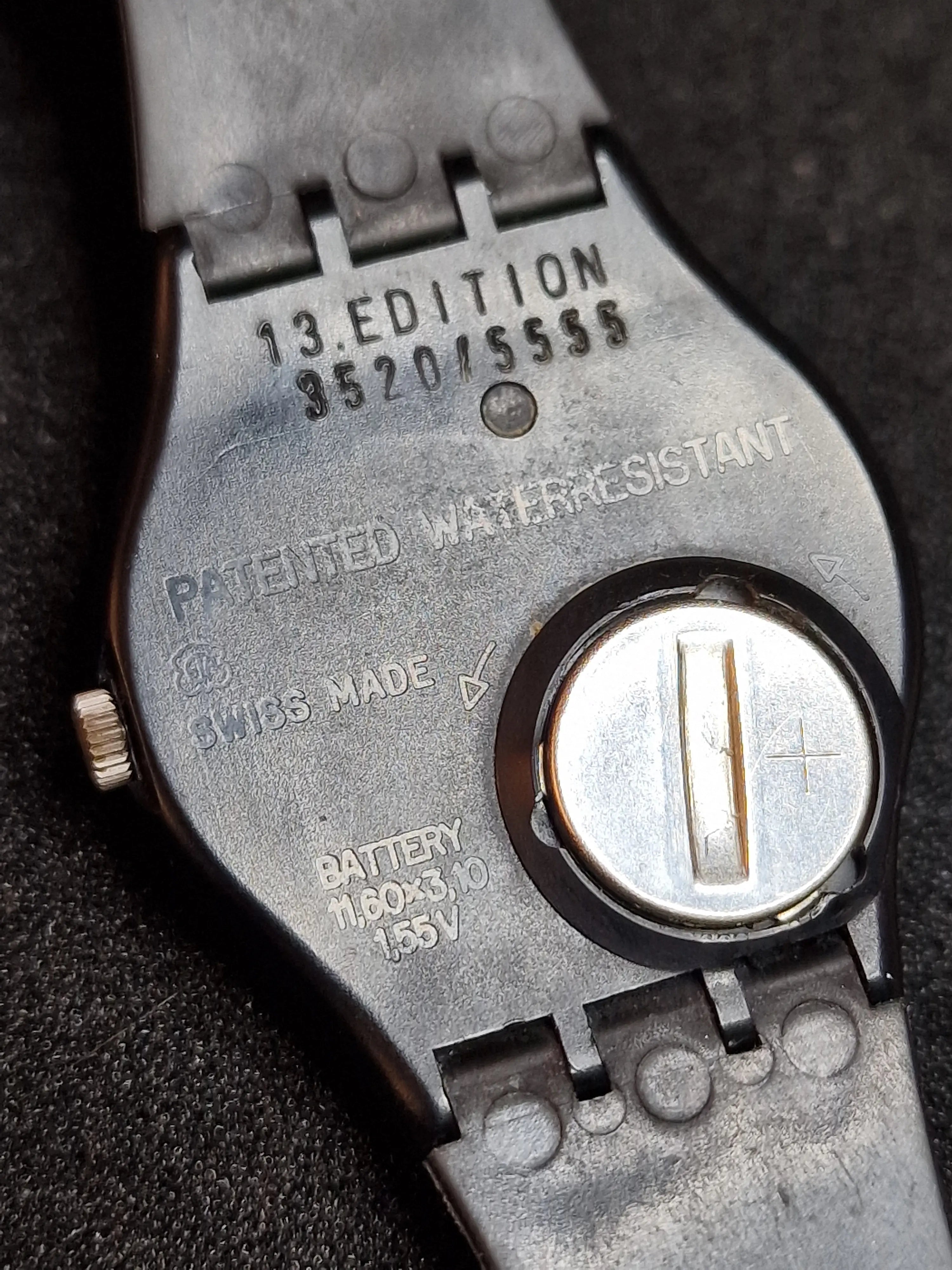 Swatch GZ119 – Rouge sur Blackout – Heinz Julen – Limited Art Edition 4