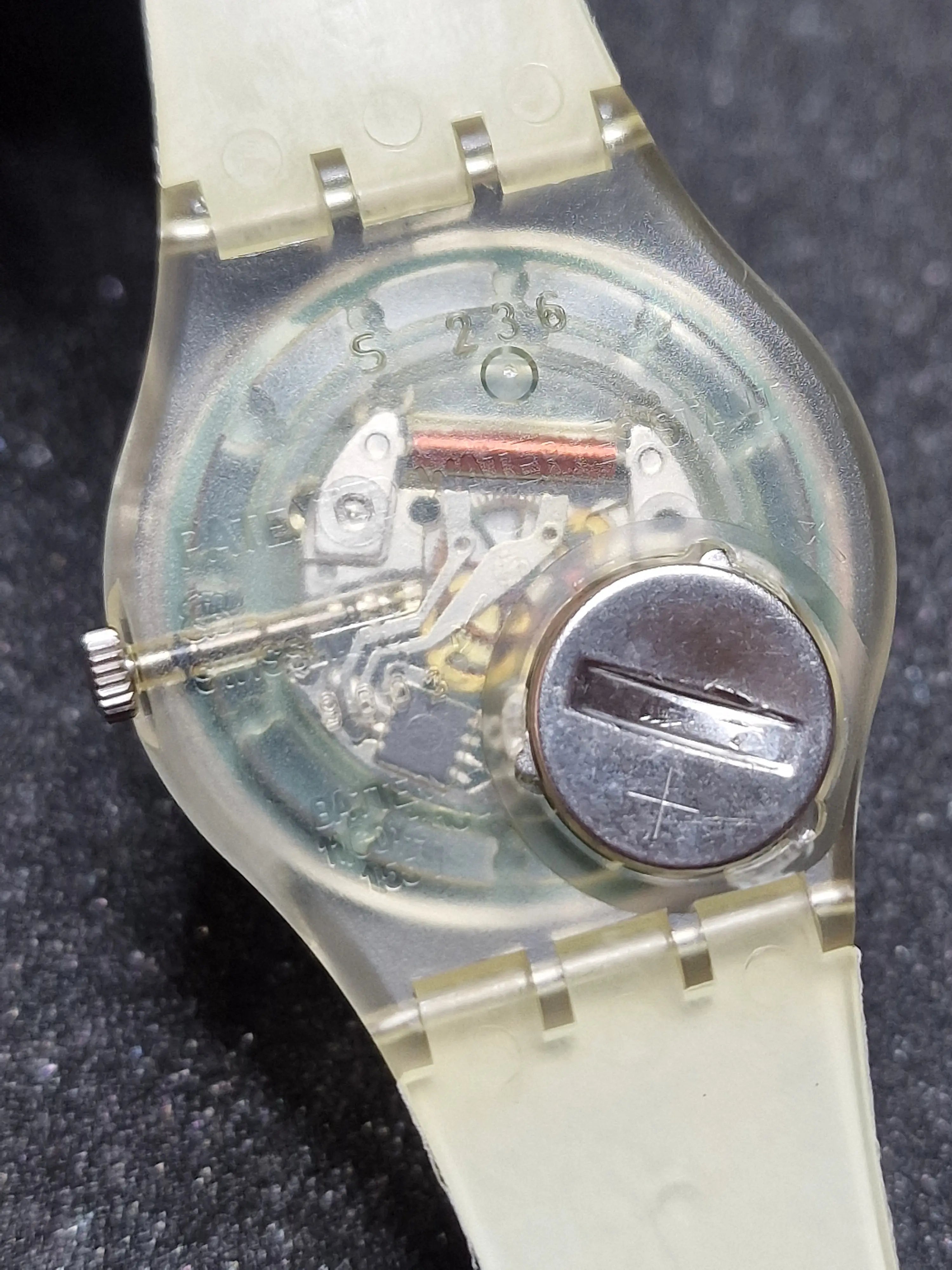 Swatch GZ126 “The People” (1992) – 100 Million Celebration Edition 8