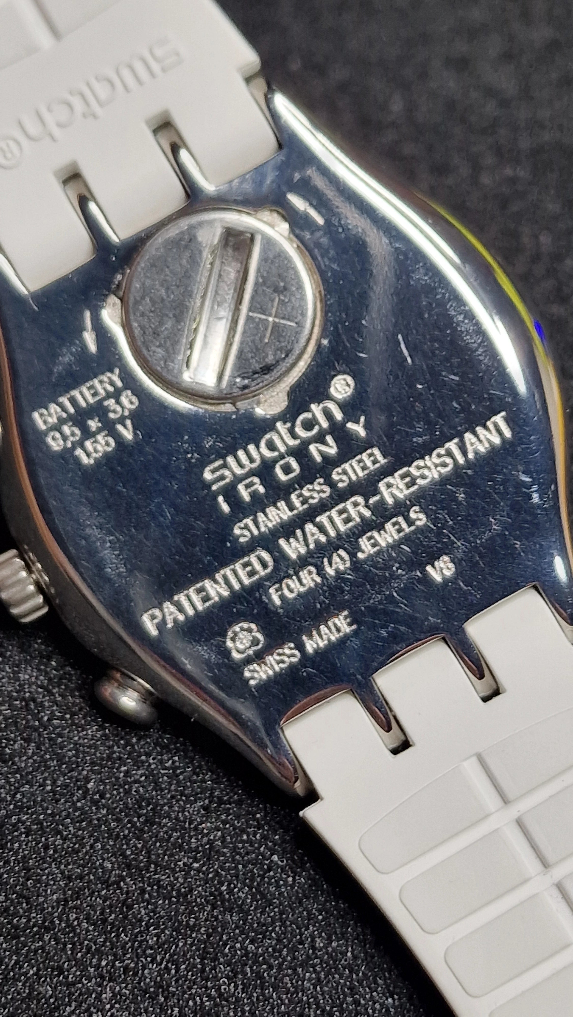Swatch Irony Chrono YCS584 “Travel Chic” (AG 2014) – Clean silver dial + blue chrono hand - 9