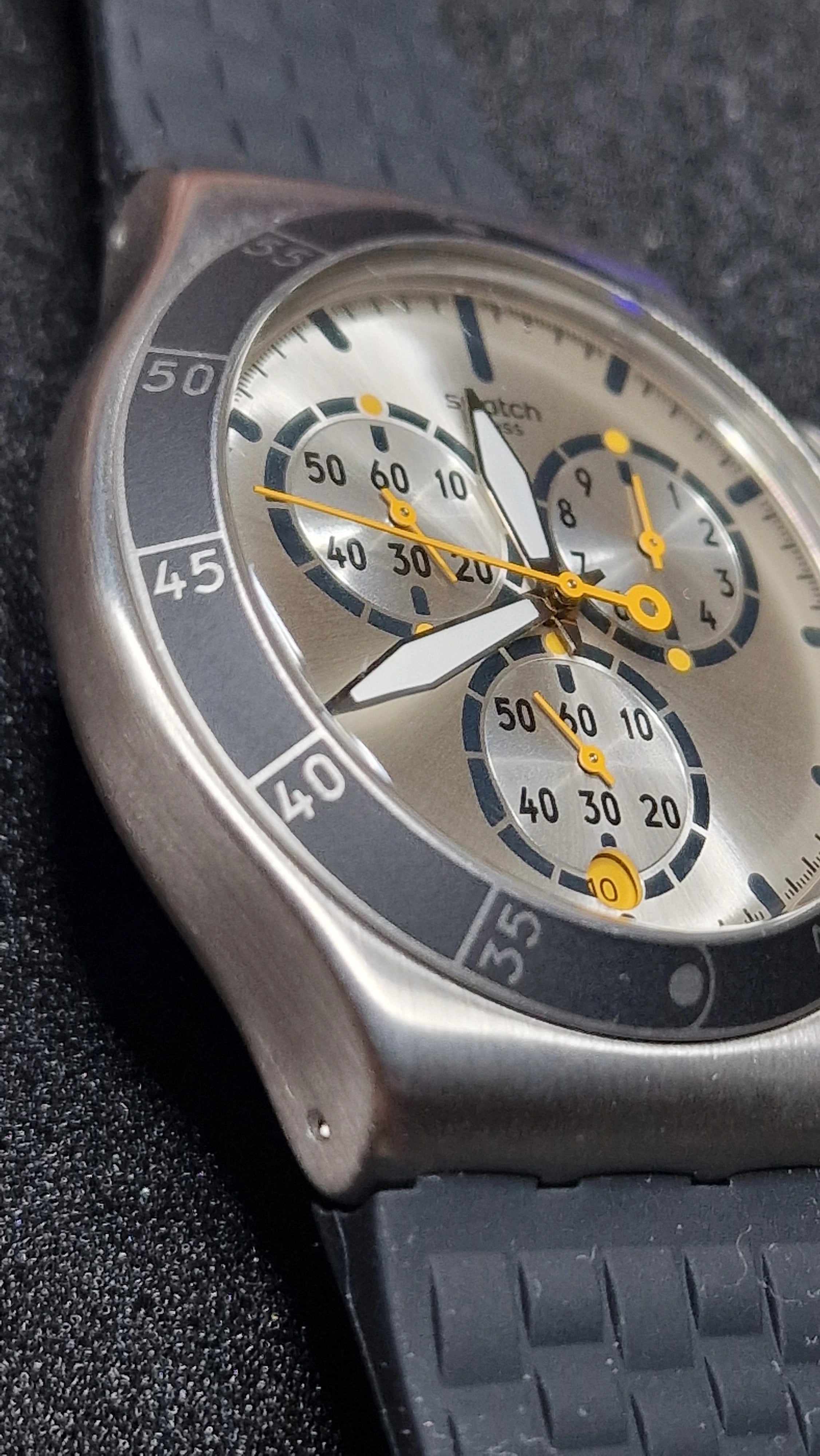 Swatch Irony Chrono YVS420 “Jump High” (AG 2014) – sporty chrono with killer lume - 2