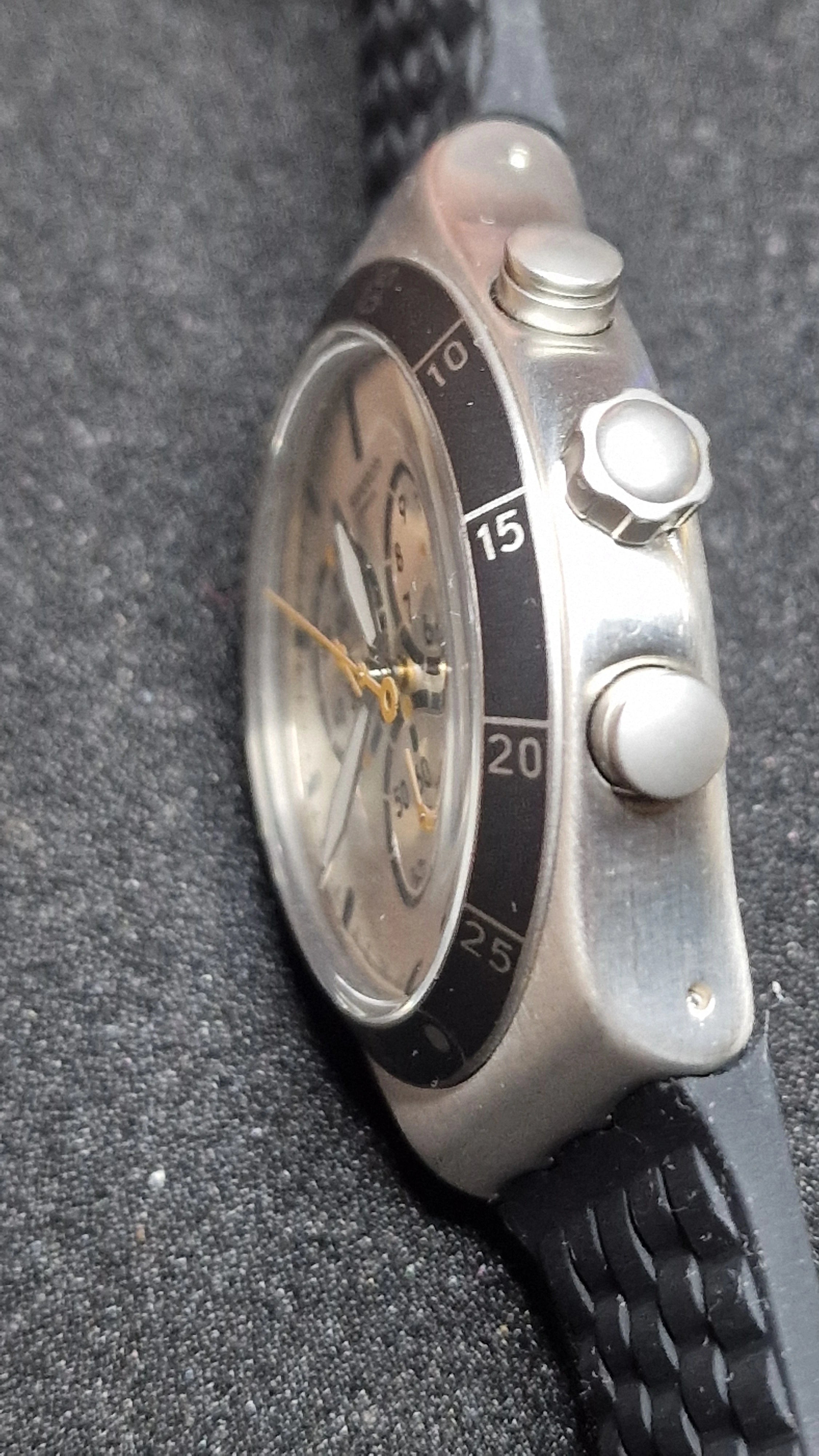 Swatch Irony Chrono YVS420 “Jump High” (AG 2014) – sporty chrono with killer lume - 4